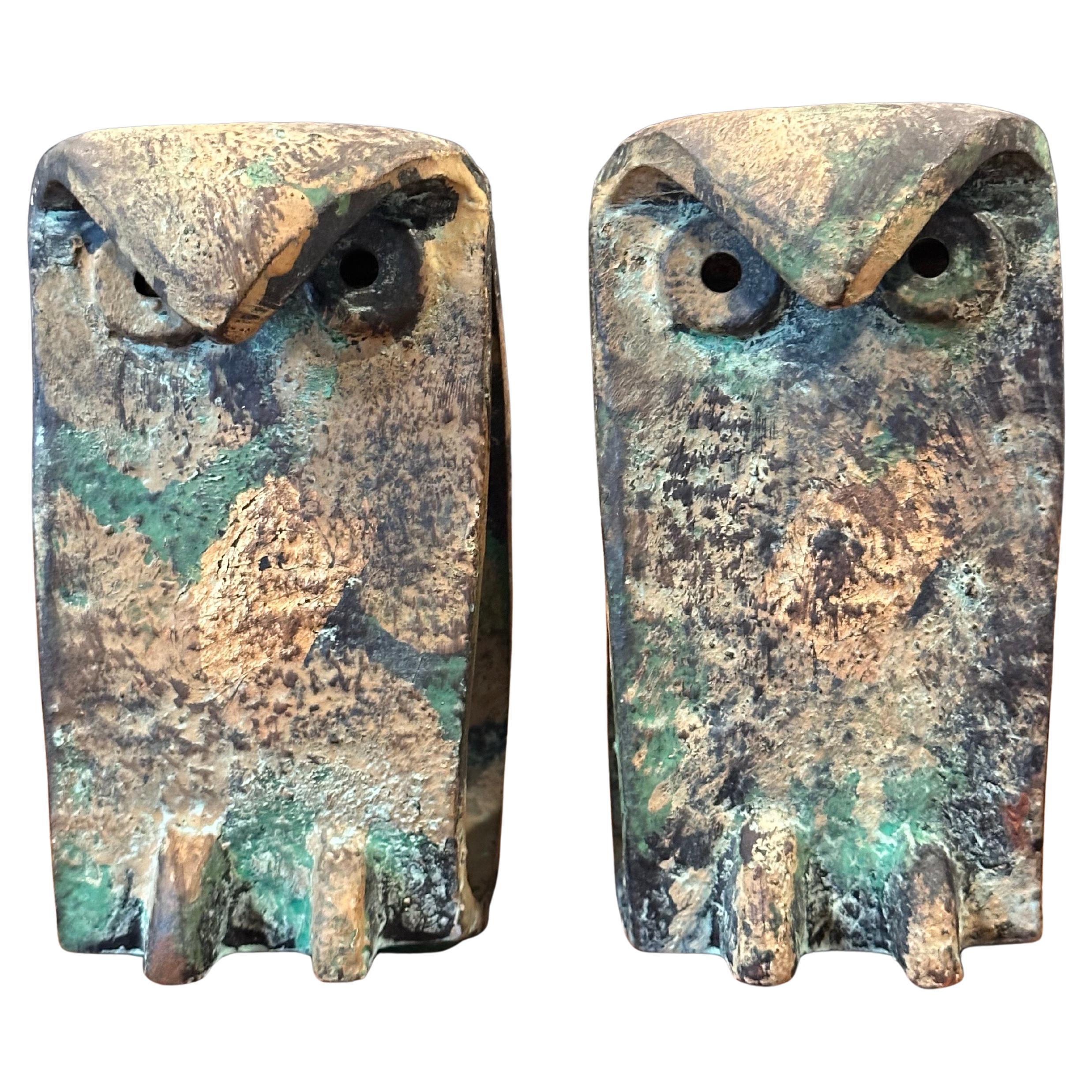 Mid-Century Modern Pair of MCM Brutalist Forged Iron Owl Bookends In the Style of Isamu Noguchi For Sale
