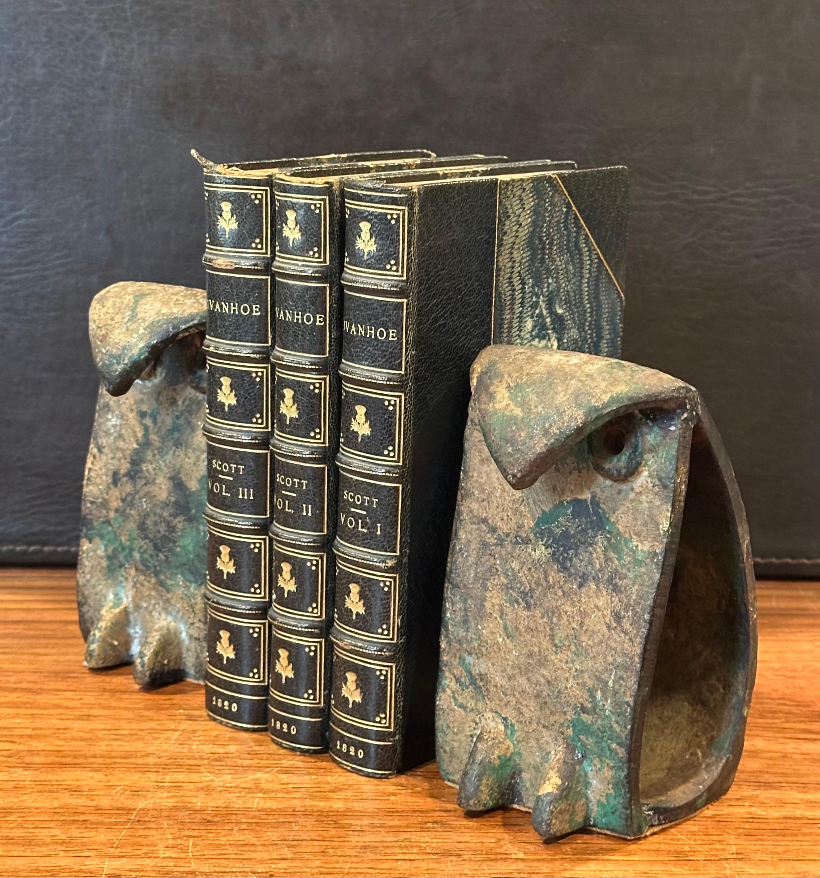 Pair of MCM Brutalist Forged Iron Owl Bookends In the Style of Isamu Noguchi For Sale 2