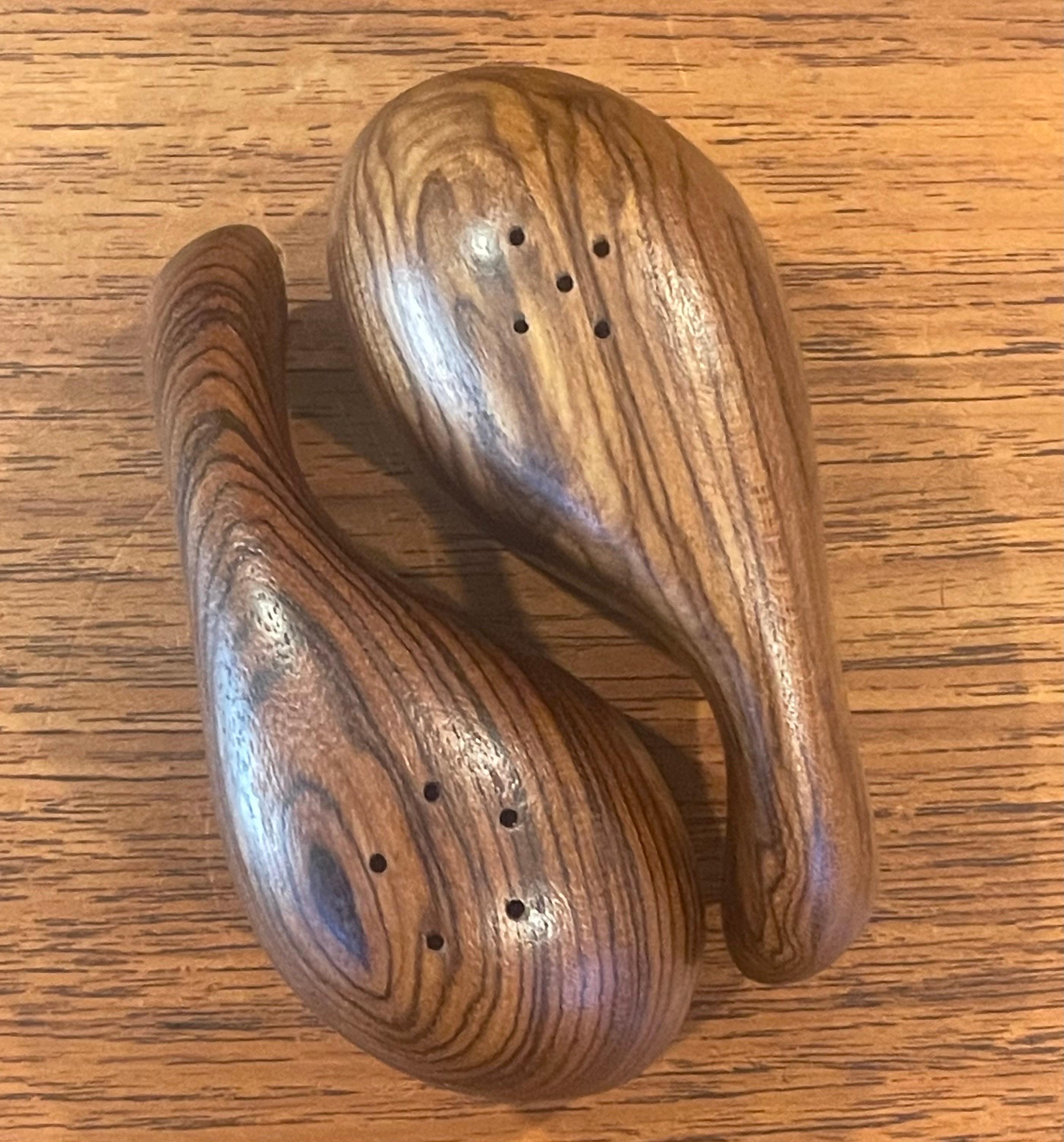 Pair of MCM Cocobolo Wood Minimalist Salt & Pepper Shakers by Don Shoemaker For Sale 3