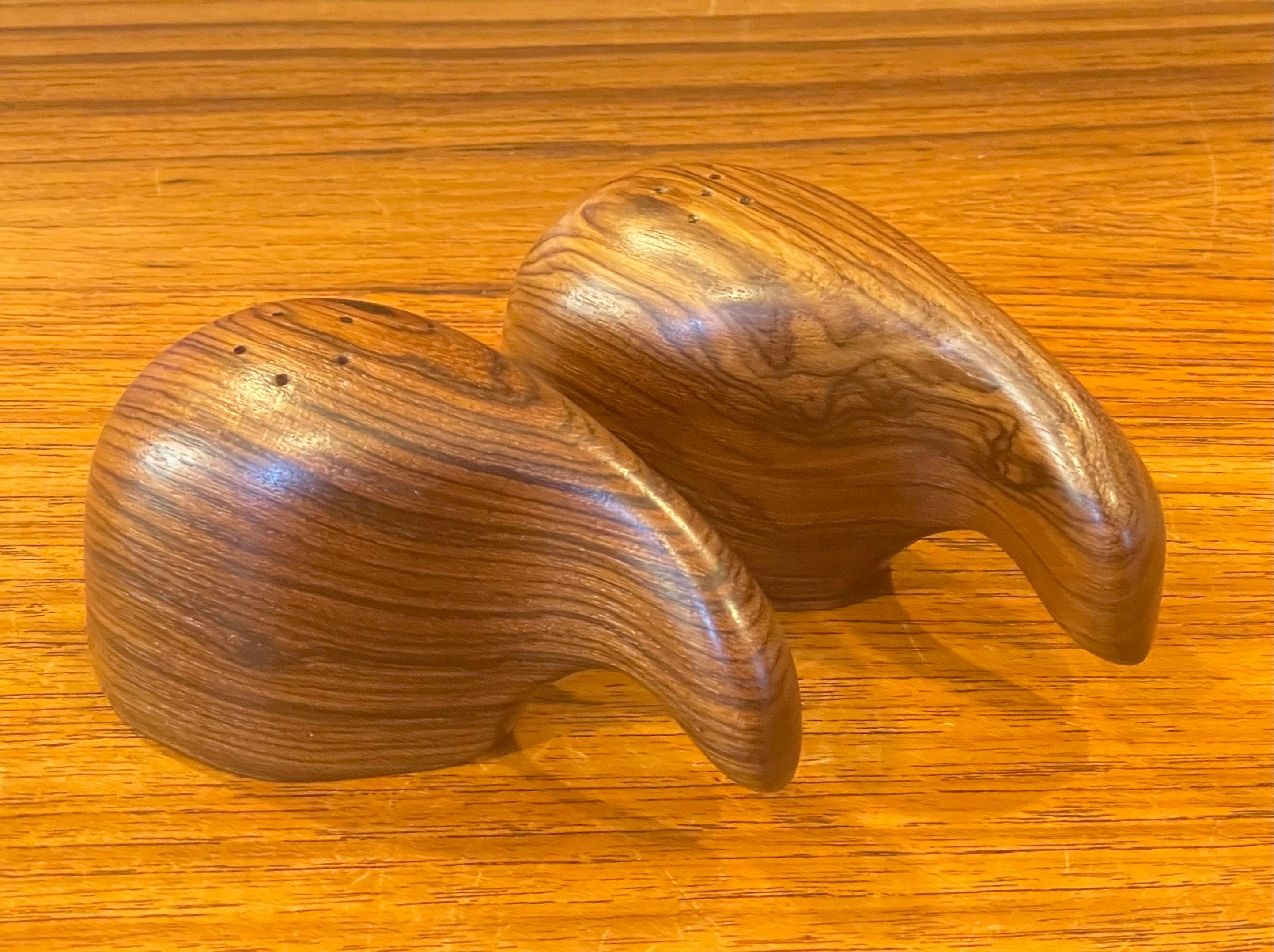 20th Century Pair of MCM Cocobolo Wood Minimalist Salt & Pepper Shakers by Don Shoemaker For Sale