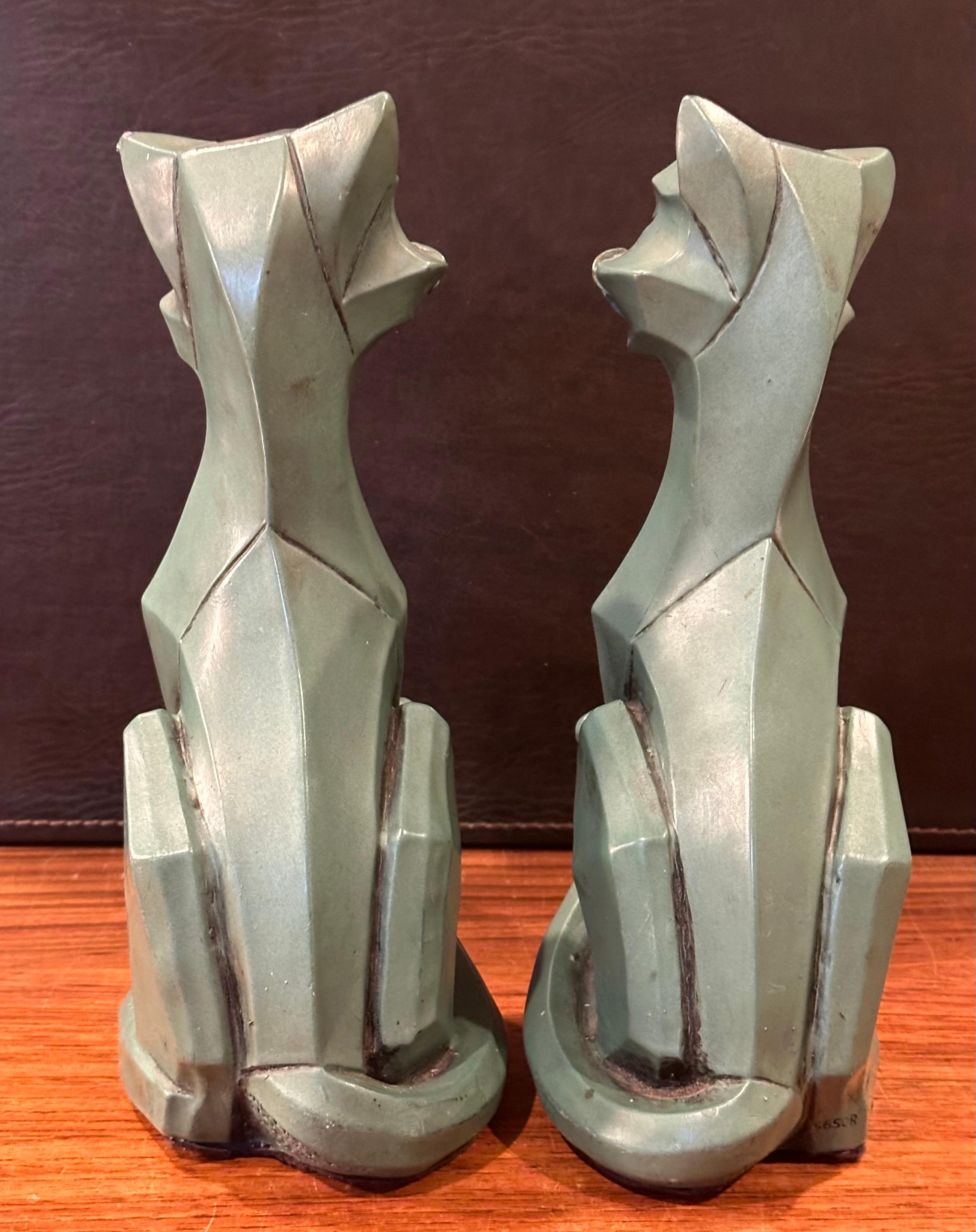 Coppia di sculture di gatti cubisti MCM di Universal Statuary Corp. in vendita 1