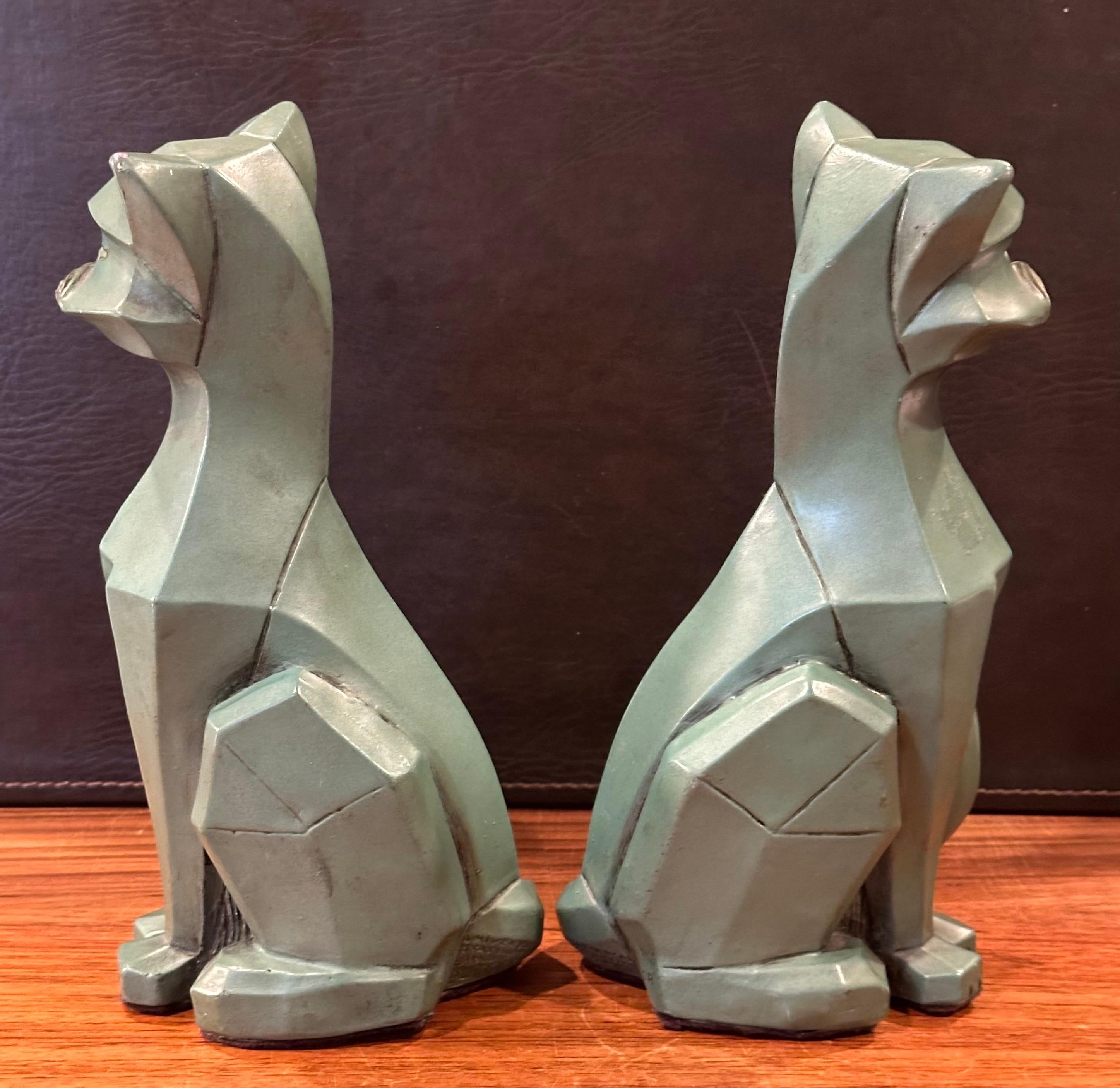 Coppia di sculture di gatti cubisti MCM di Universal Statuary Corp. in vendita 2