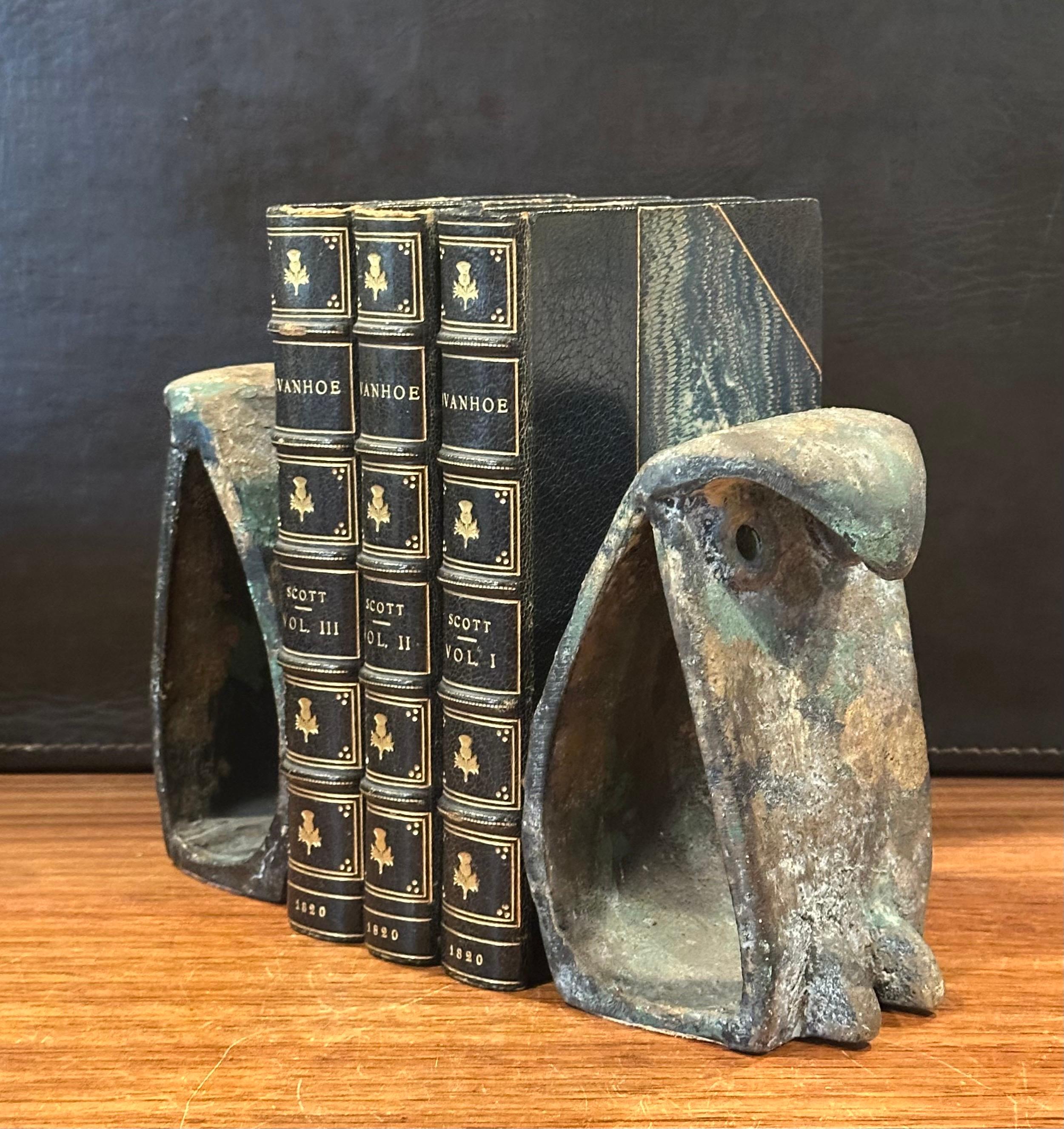 Pair of MCM Forged Iron Brutalist Owl Bookends In the Style of Isamu Noguchi For Sale 11