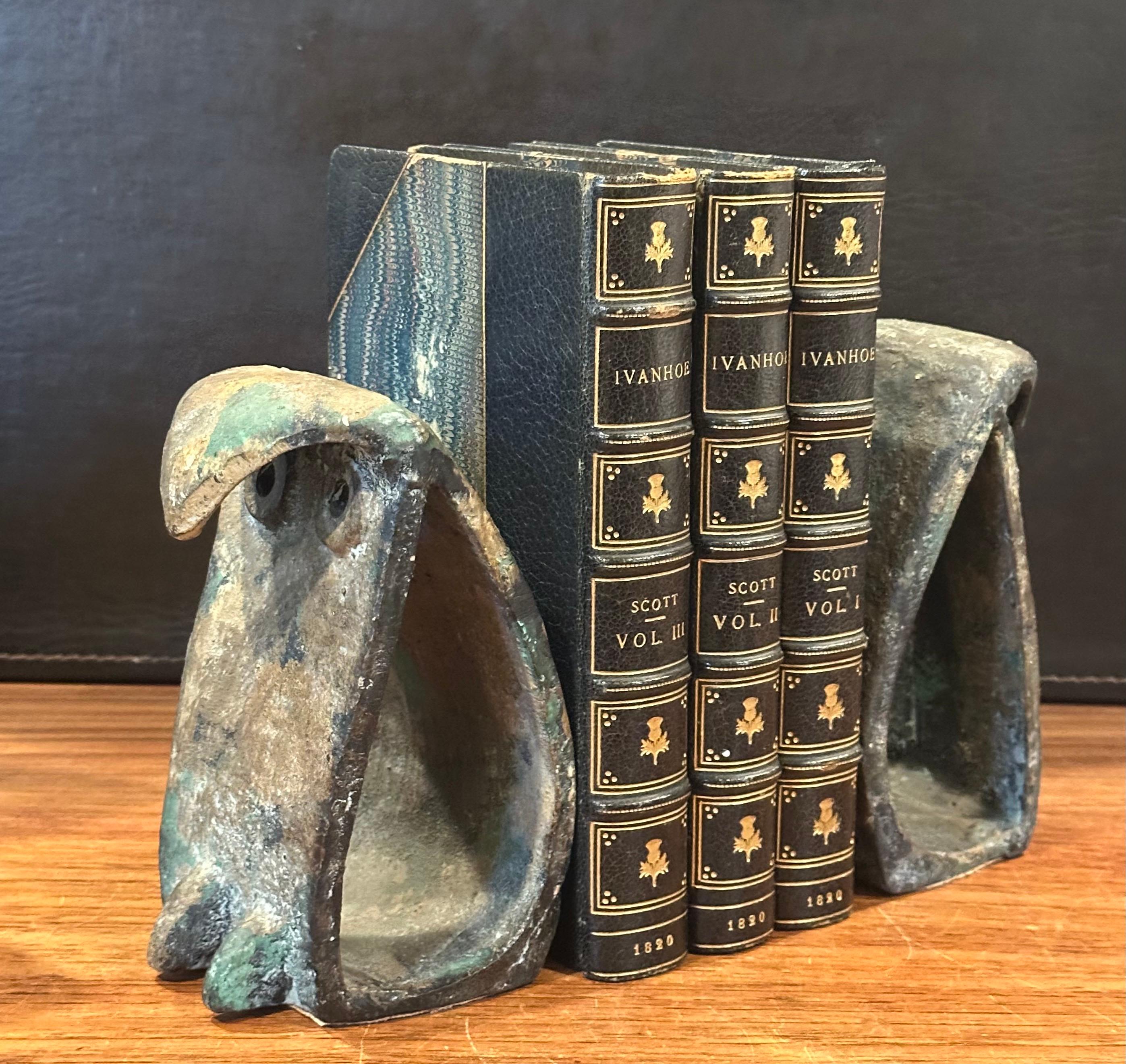 Pair of MCM Forged Iron Brutalist Owl Bookends In the Style of Isamu Noguchi For Sale 12