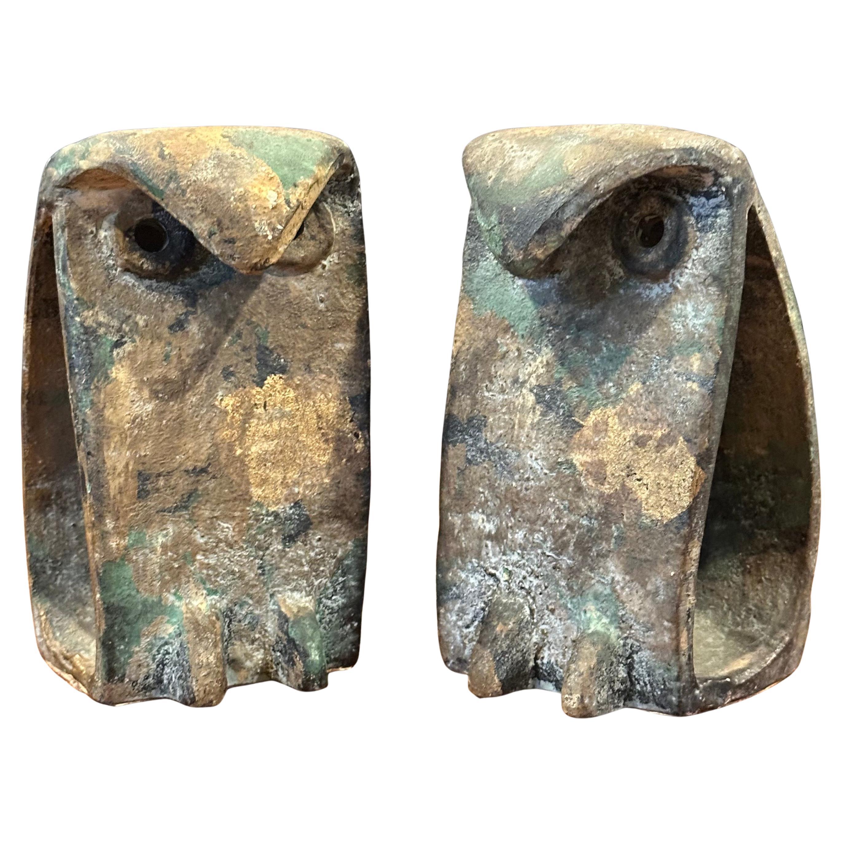 Pair of MCM Forged Iron Brutalist Owl Bookends In the Style of Isamu Noguchi For Sale 13