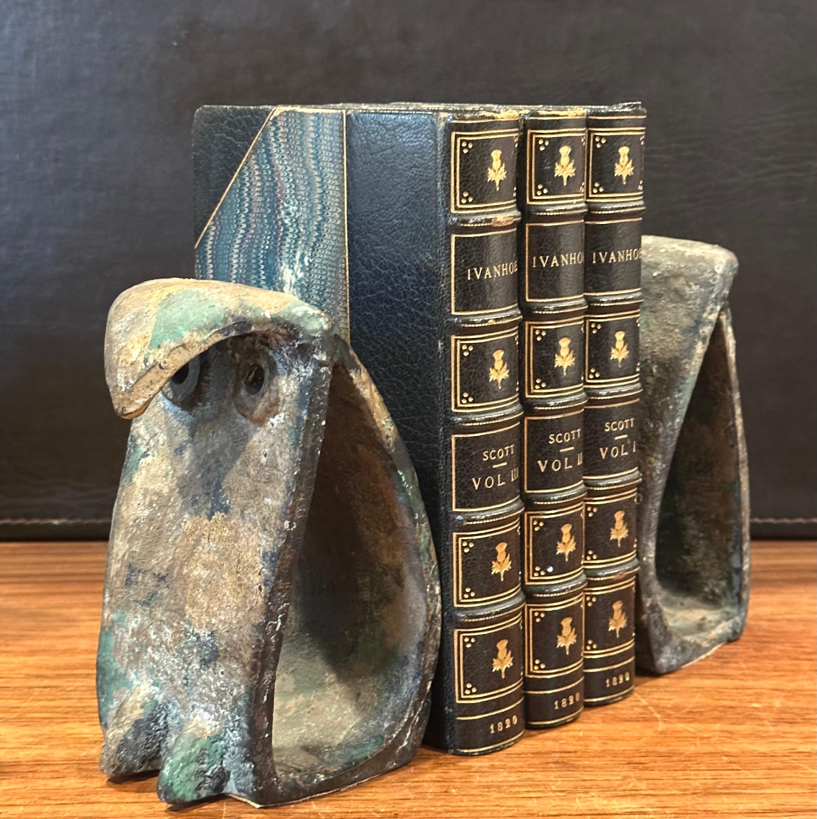 Pair of MCM Forged Iron Brutalist Owl Bookends In the Style of Isamu Noguchi For Sale 2