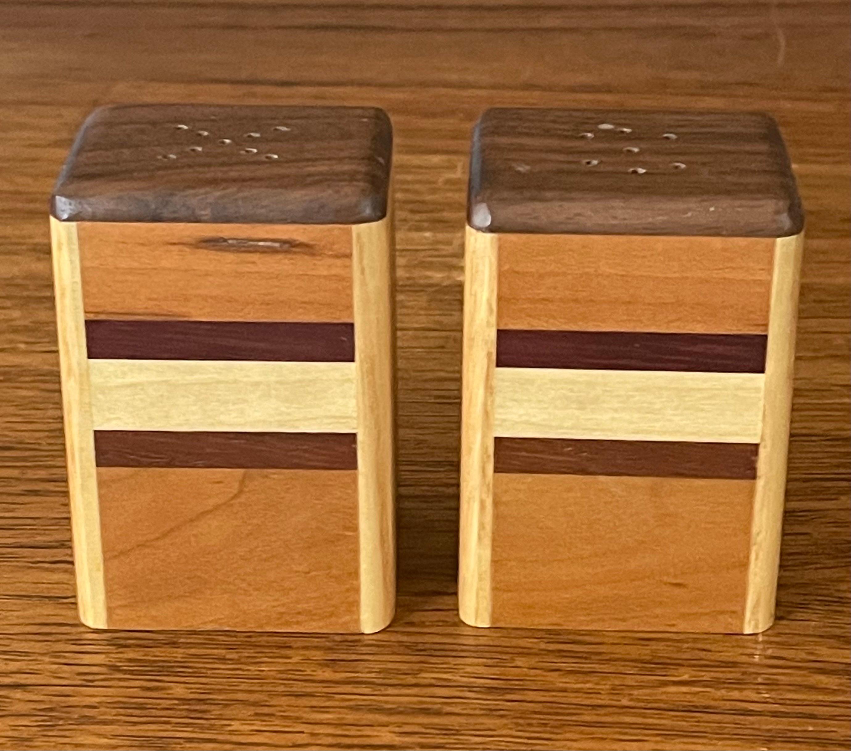 Pair of MCM Mixed Woods Salt and Pepper Shakers In Good Condition For Sale In San Diego, CA