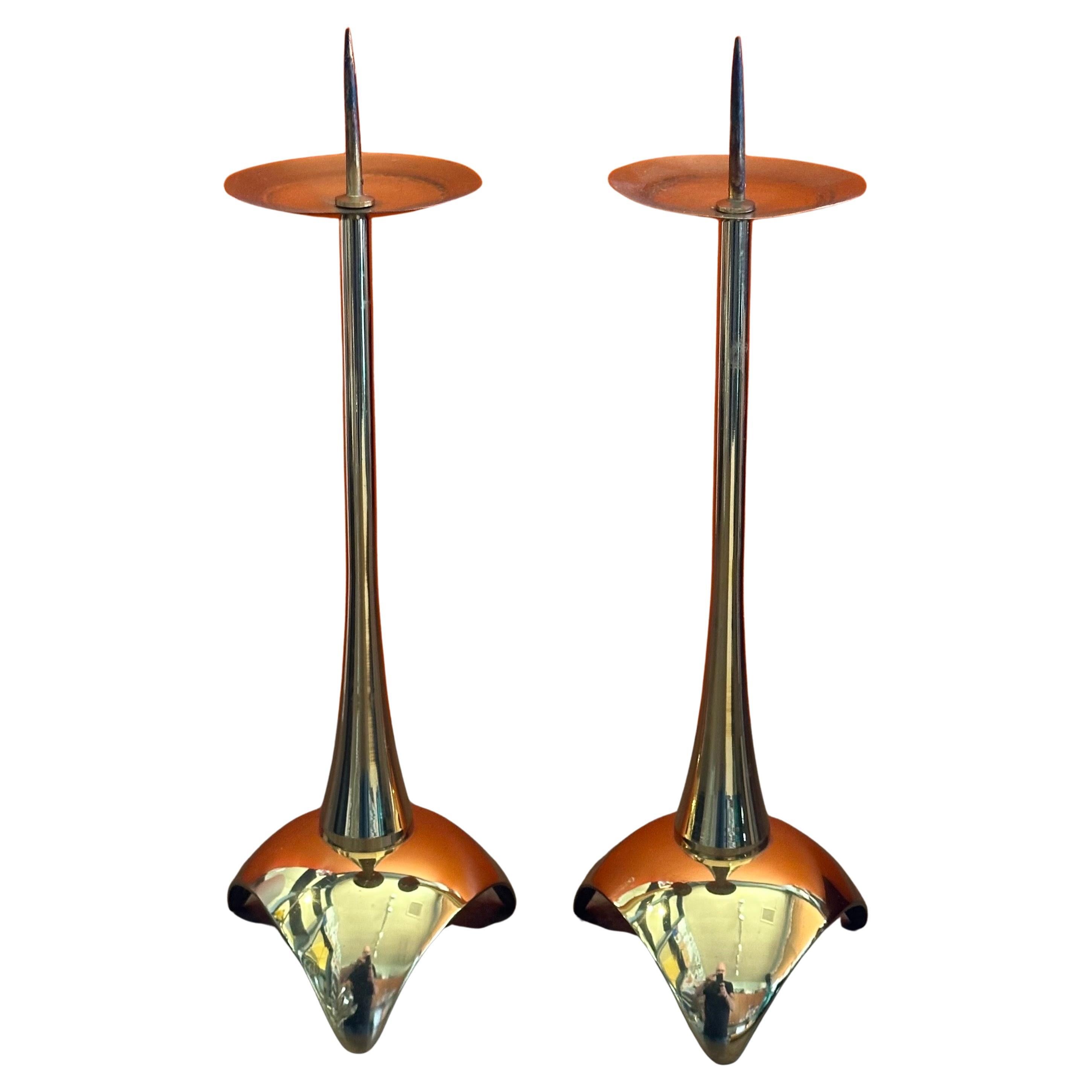 Pair of MCM Modernist Brass Candlesticks in vendita