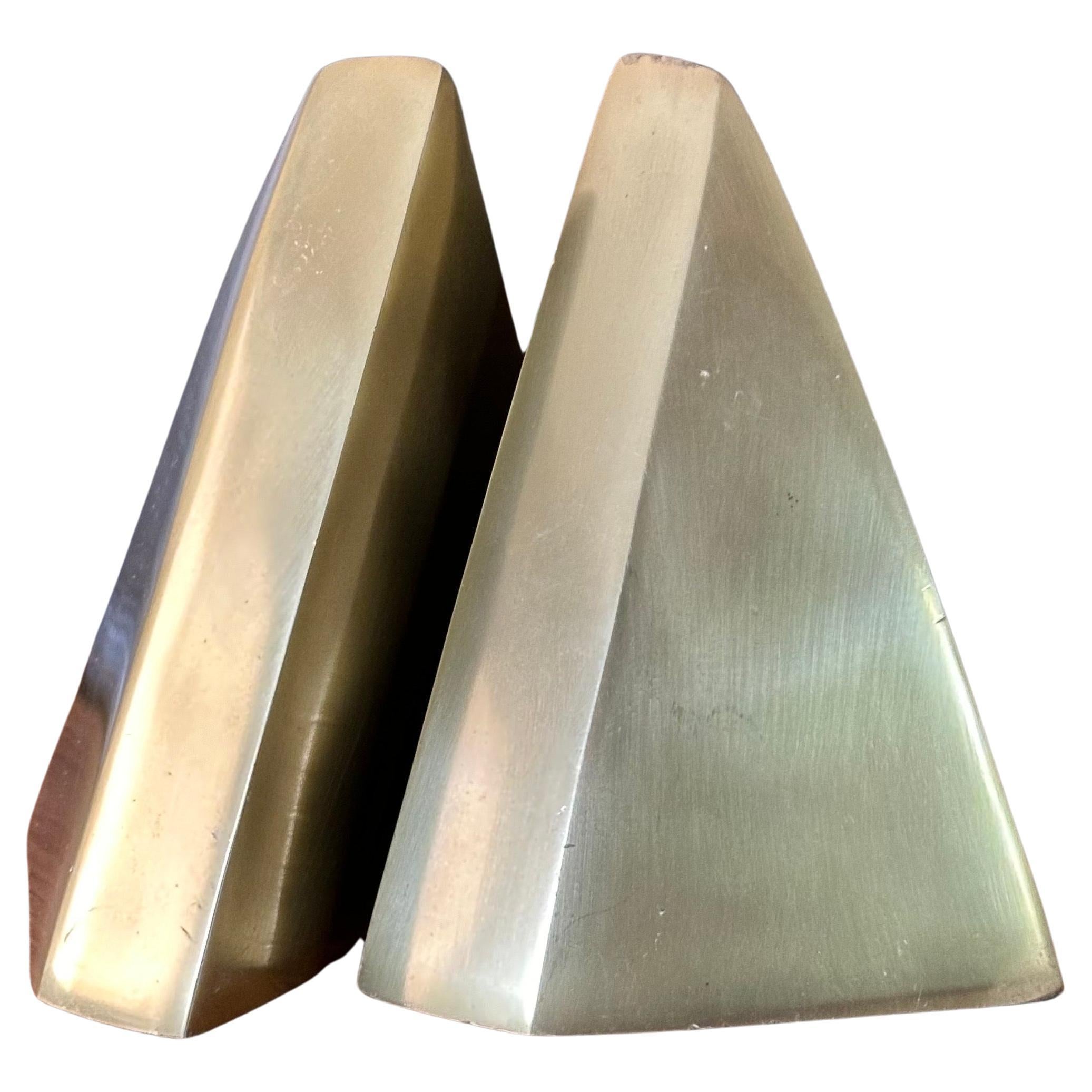 North American Pair of MCM Sculptural Brass Bookends in the style of William Macowski For Sale