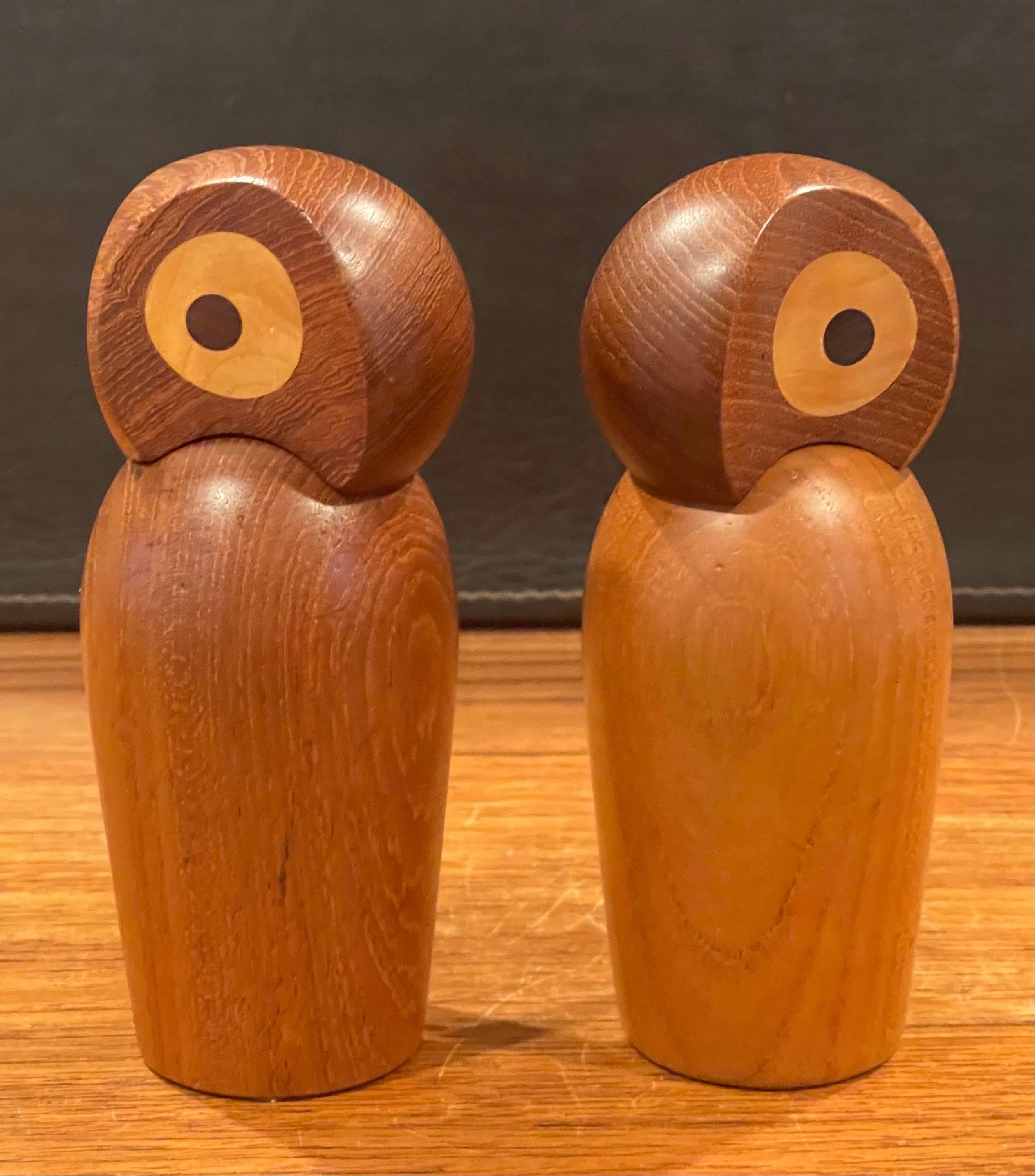 Pair of MCM Teak Owl Sculptures by Skjode Skjern  In Good Condition For Sale In San Diego, CA