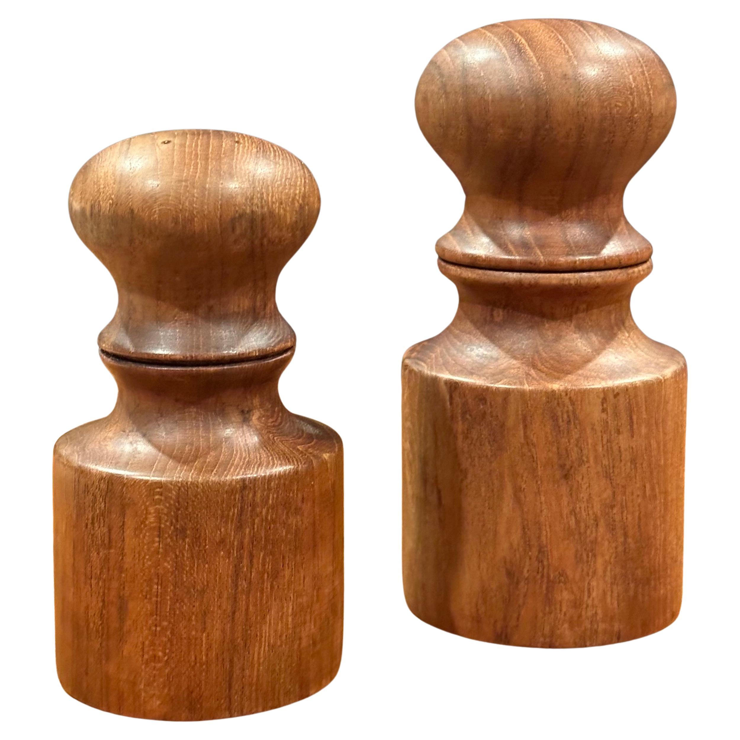 Mid-Century Modern Pair of MCM Teak Salt and Pepper Shakers by Jens Quistgaard for Dansk For Sale