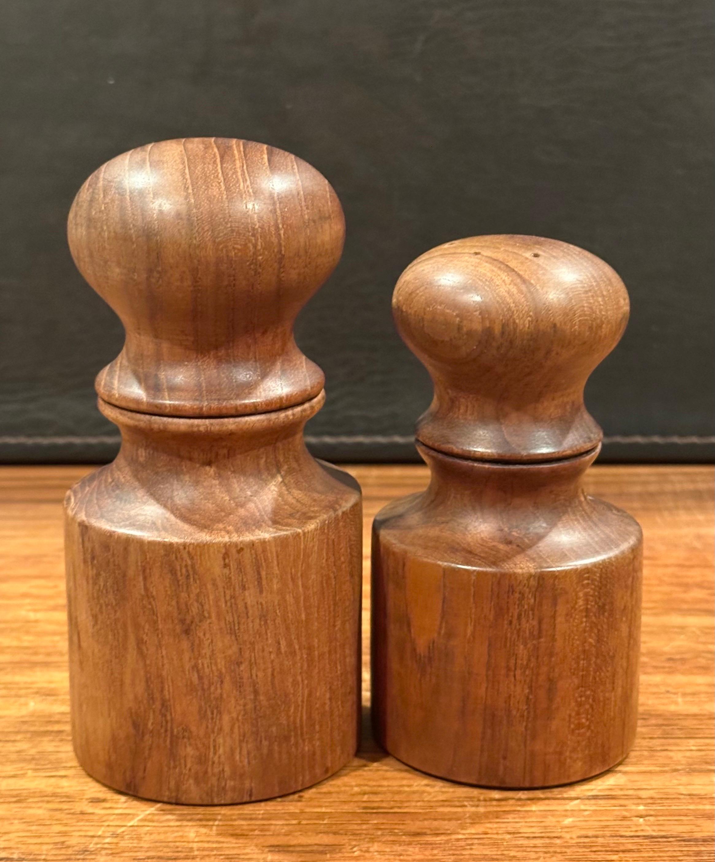 20th Century Pair of MCM Teak Salt and Pepper Shakers by Jens Quistgaard for Dansk For Sale