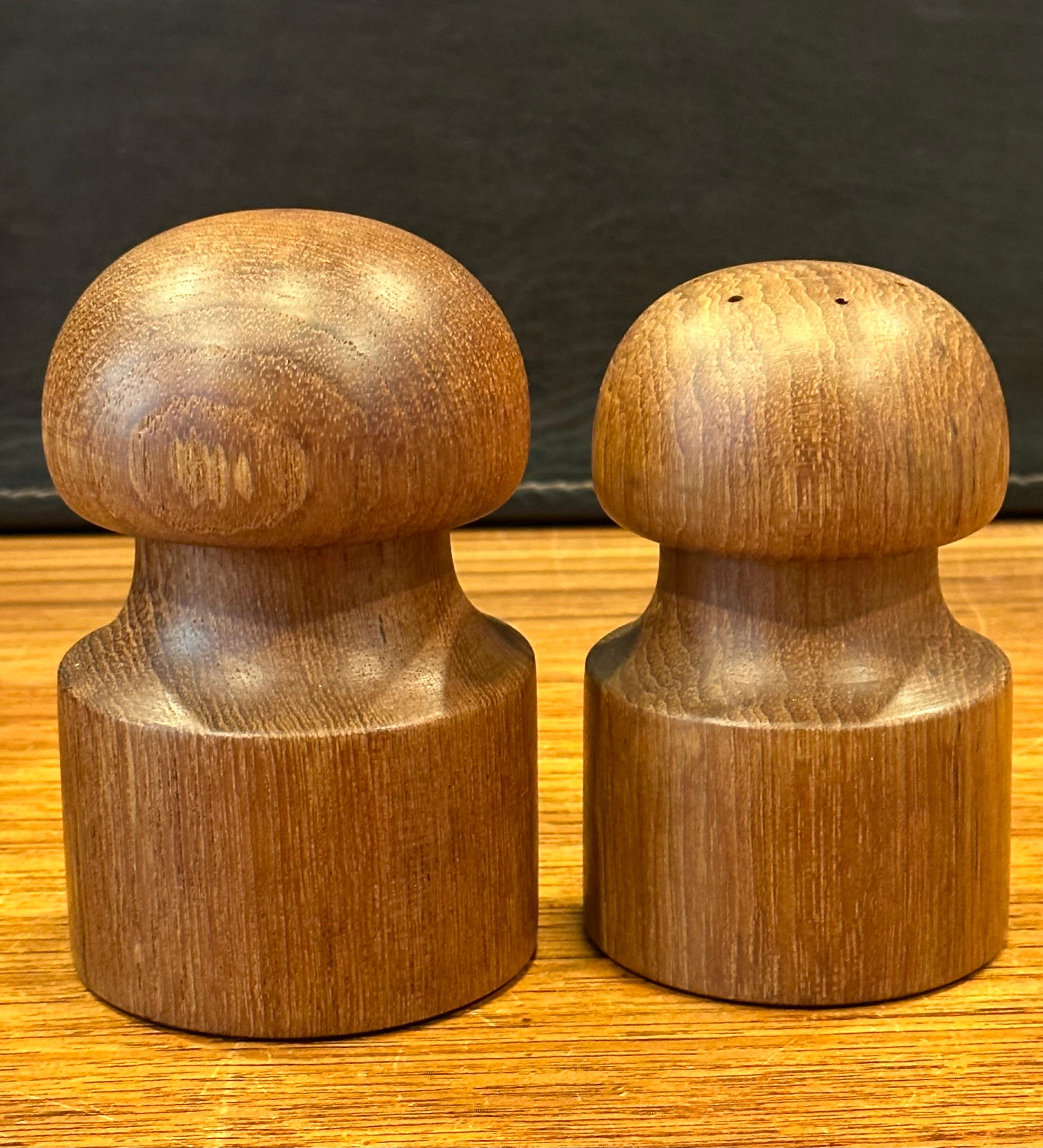 Mid-Century Modern Pair of MCM Teak Salt and Pepper Shakers with Box by Jens Quistgaard for Dansk For Sale