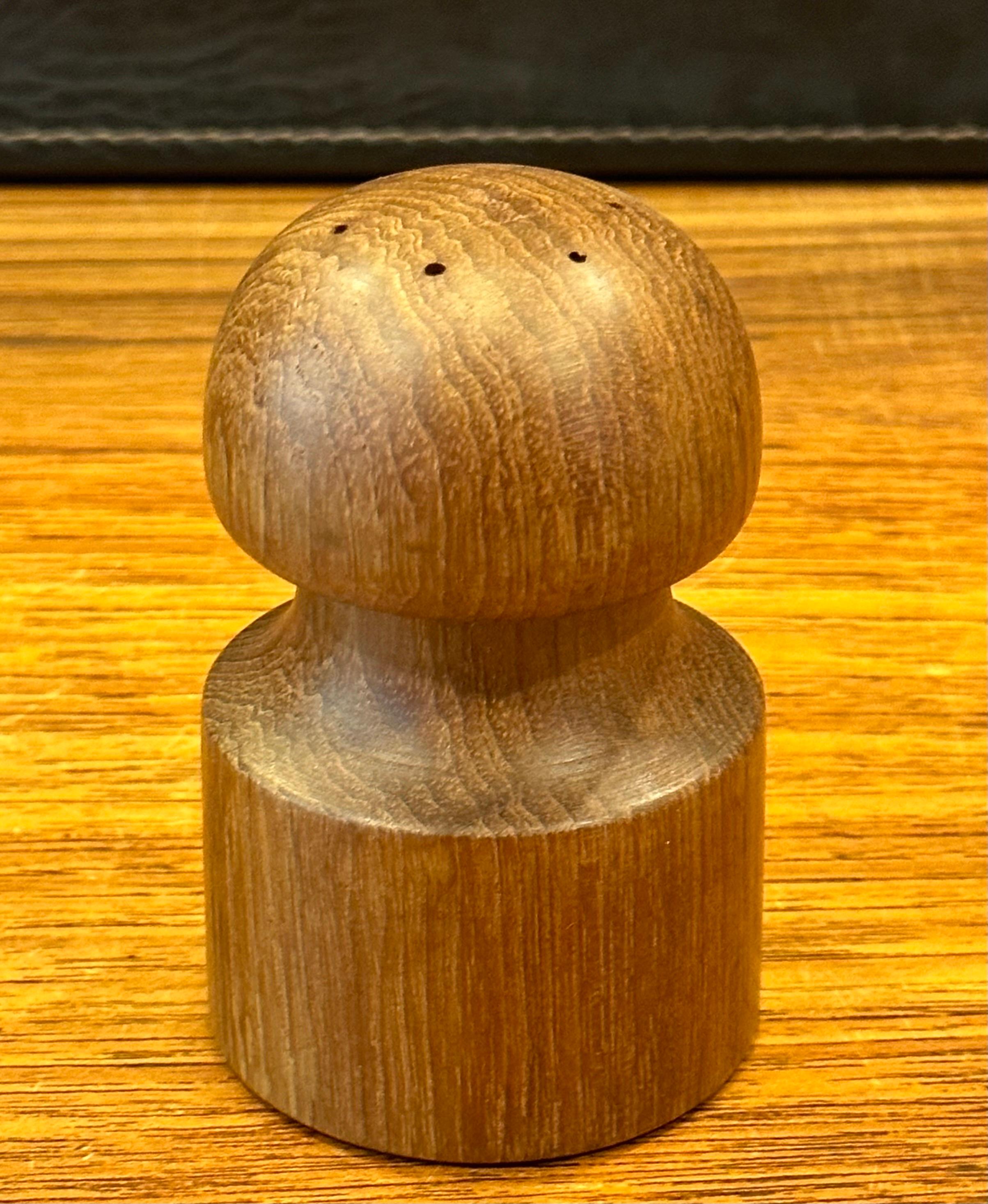 20th Century Pair of MCM Teak Salt and Pepper Shakers with Box by Jens Quistgaard for Dansk For Sale