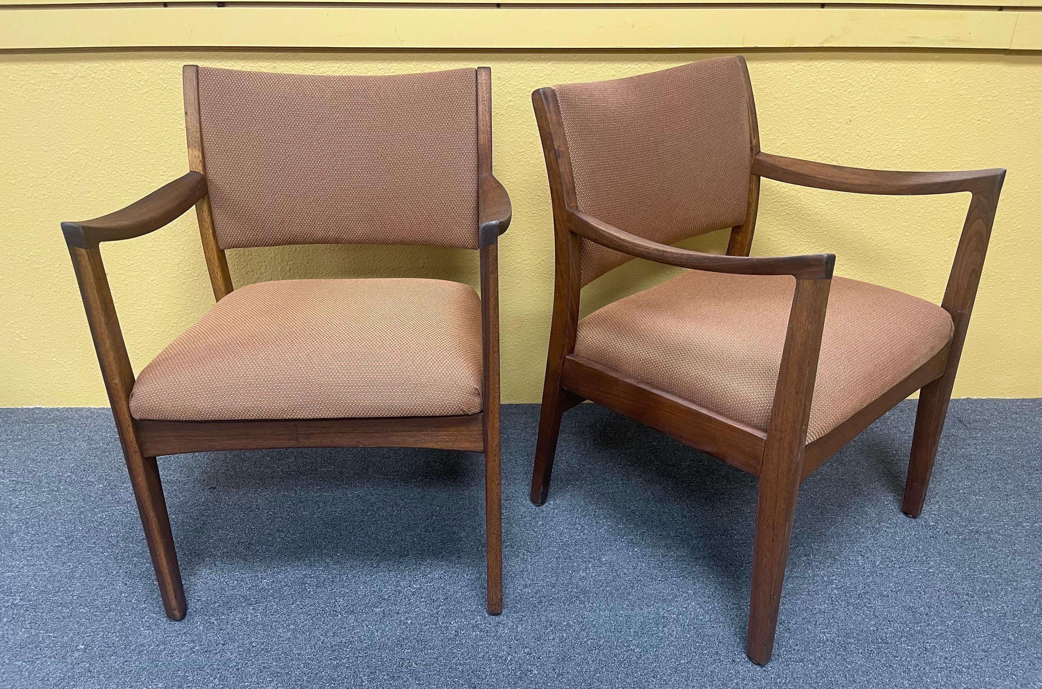 Pair of MCM Walnut Arm Chairs by Johnson Furniture Company in the Style of Risom For Sale 5