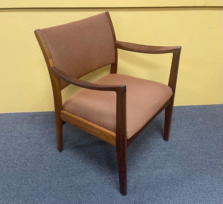 20th Century Pair of MCM Walnut Arm Chairs by Johnson Furniture Company in the Style of Risom For Sale