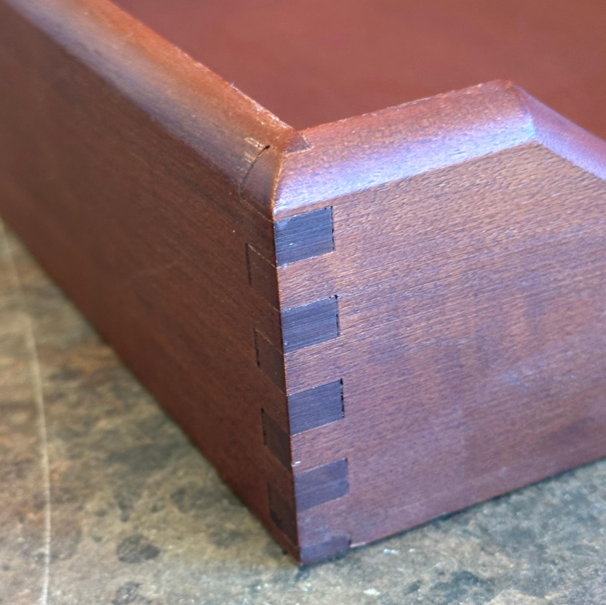 Paar MCM-Brieftabletts aus Nussbaumholz von Carver Wood Products im Angebot 3