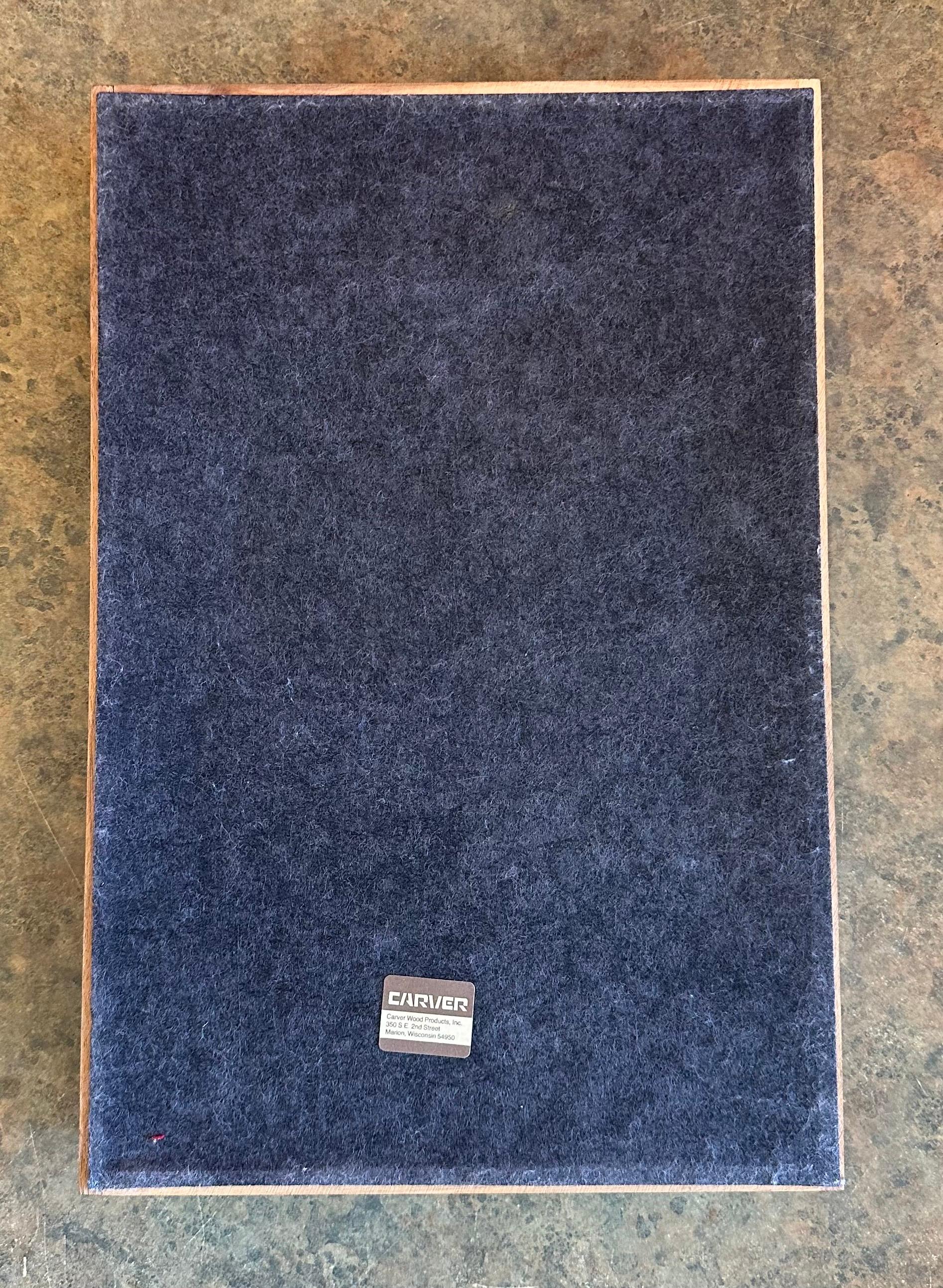 Paar MCM-Brieftabletts aus Nussbaumholz von Carver Wood Products im Angebot 5