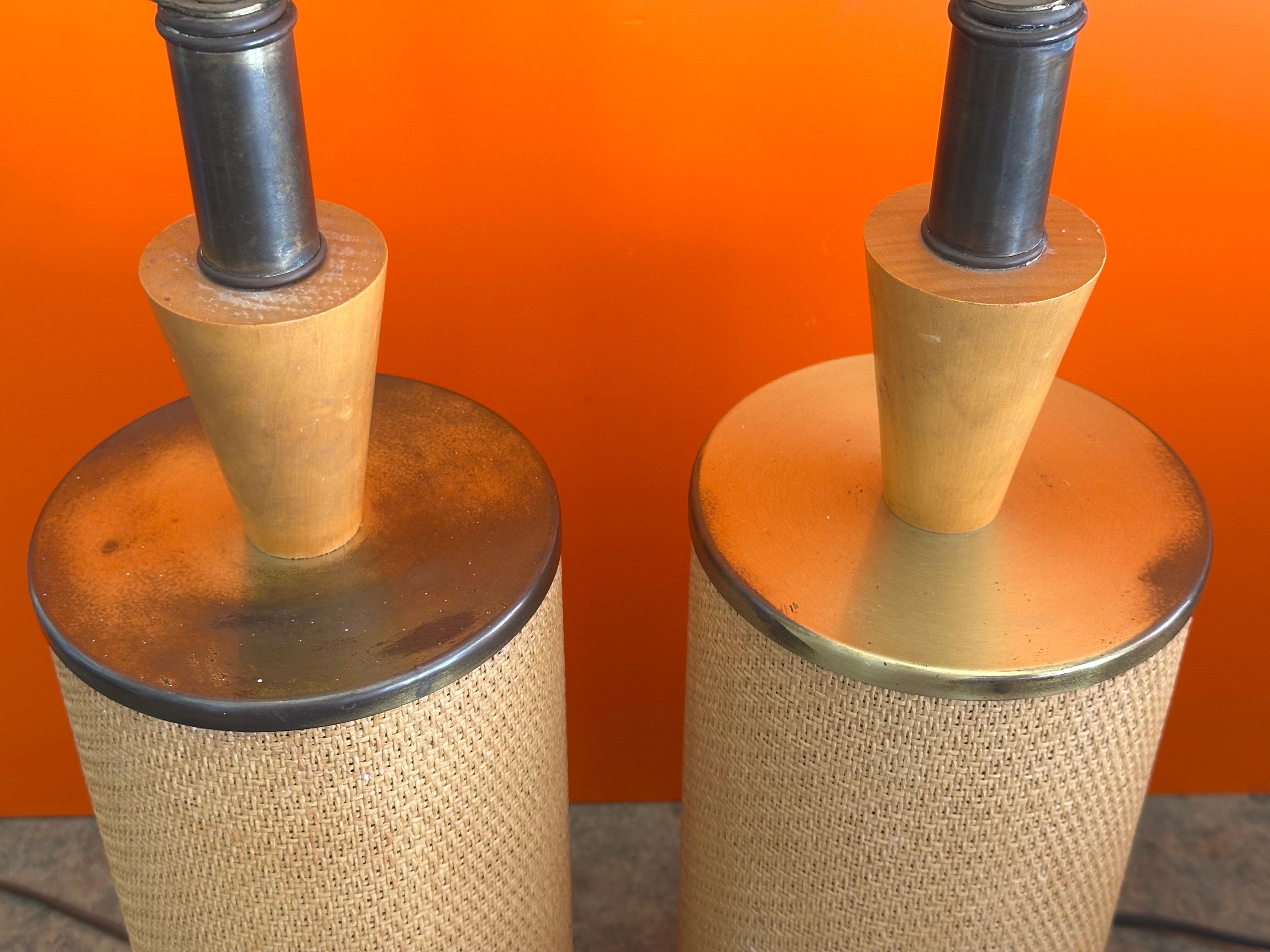 Paire de lampes de table en rotin tressé MCM en vente 2