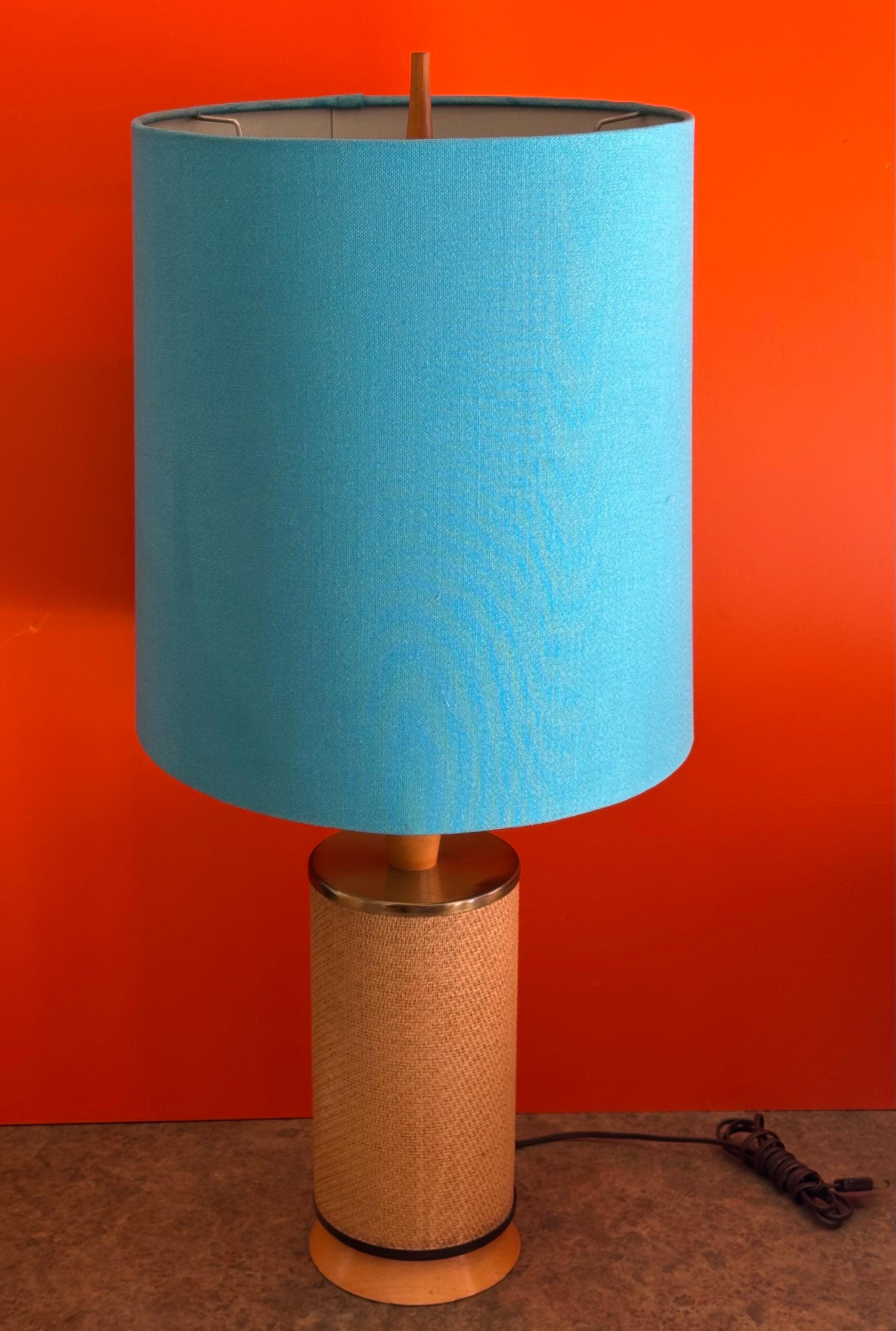 Paire de lampes de table en rotin tressé MCM en vente 6