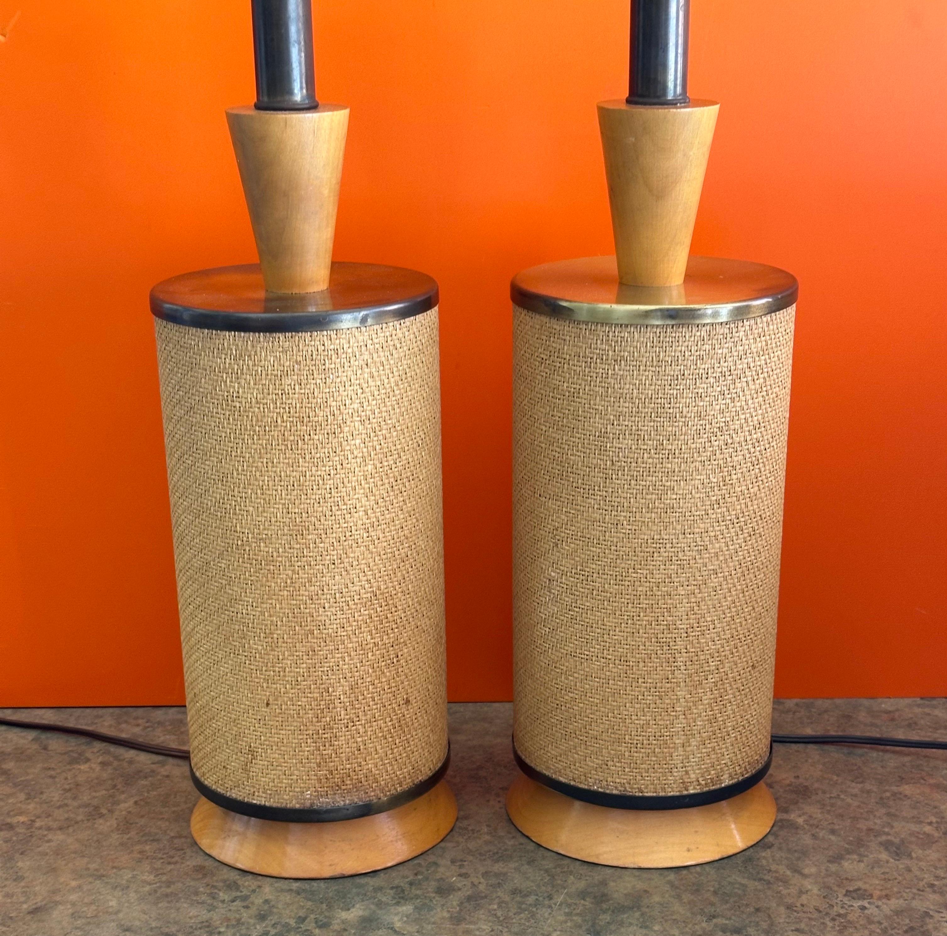 Paire de lampes de table en rotin tressé MCM en vente 1