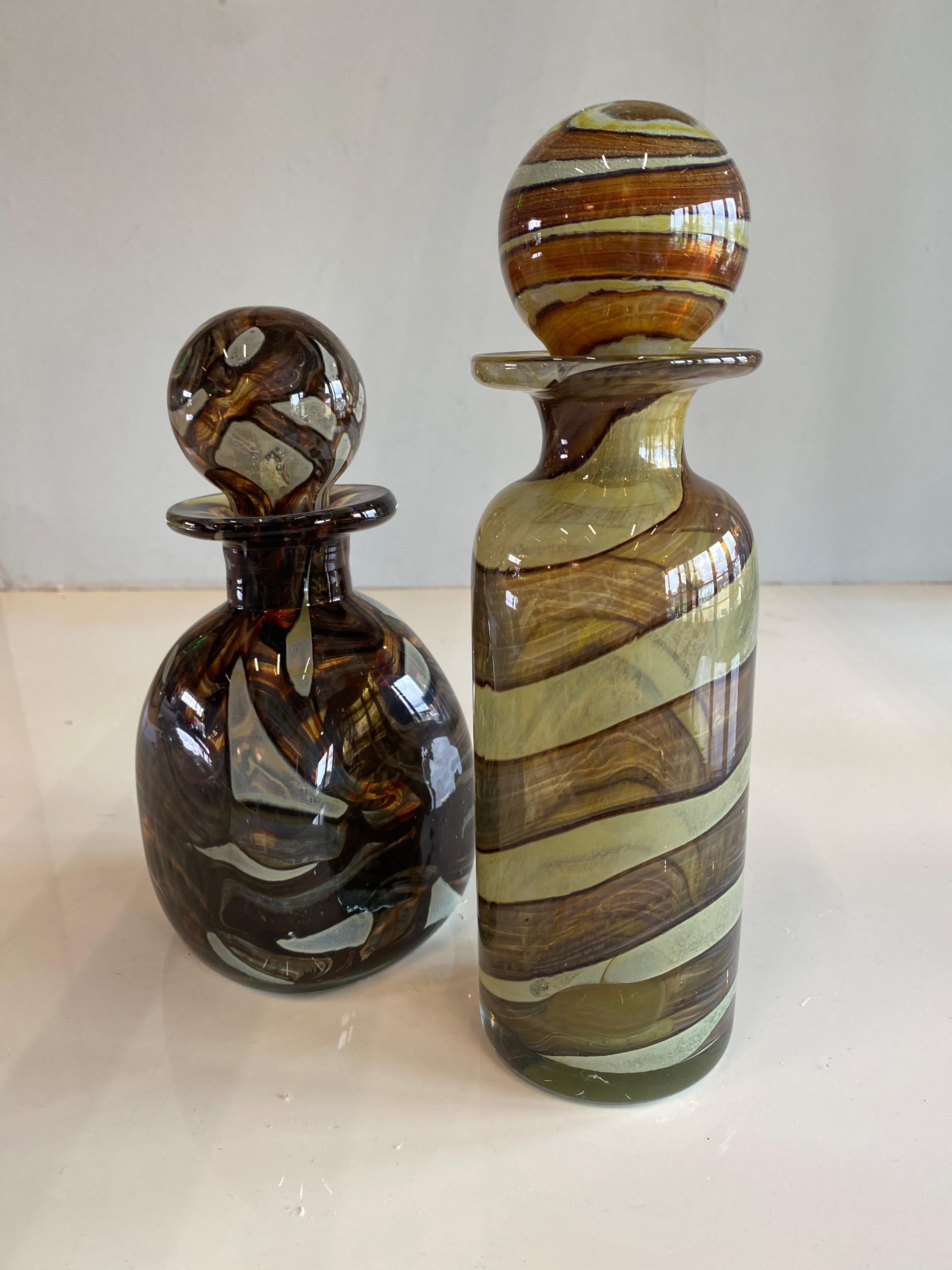 Pair of Mdina Glass Decanters with Balloon Stoppers, Carafes in Earth Tones For Sale 8