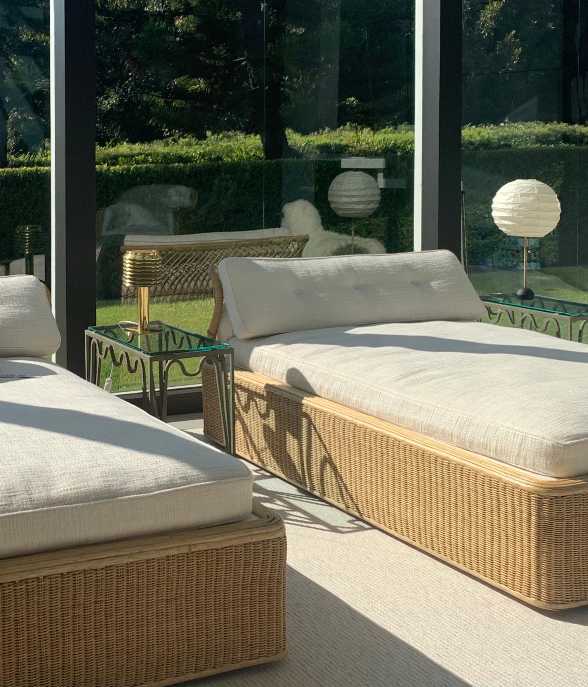 Paire de tables d'appoint 'Méandre' en vert-de-gris et verre par Design Frères en vente 1