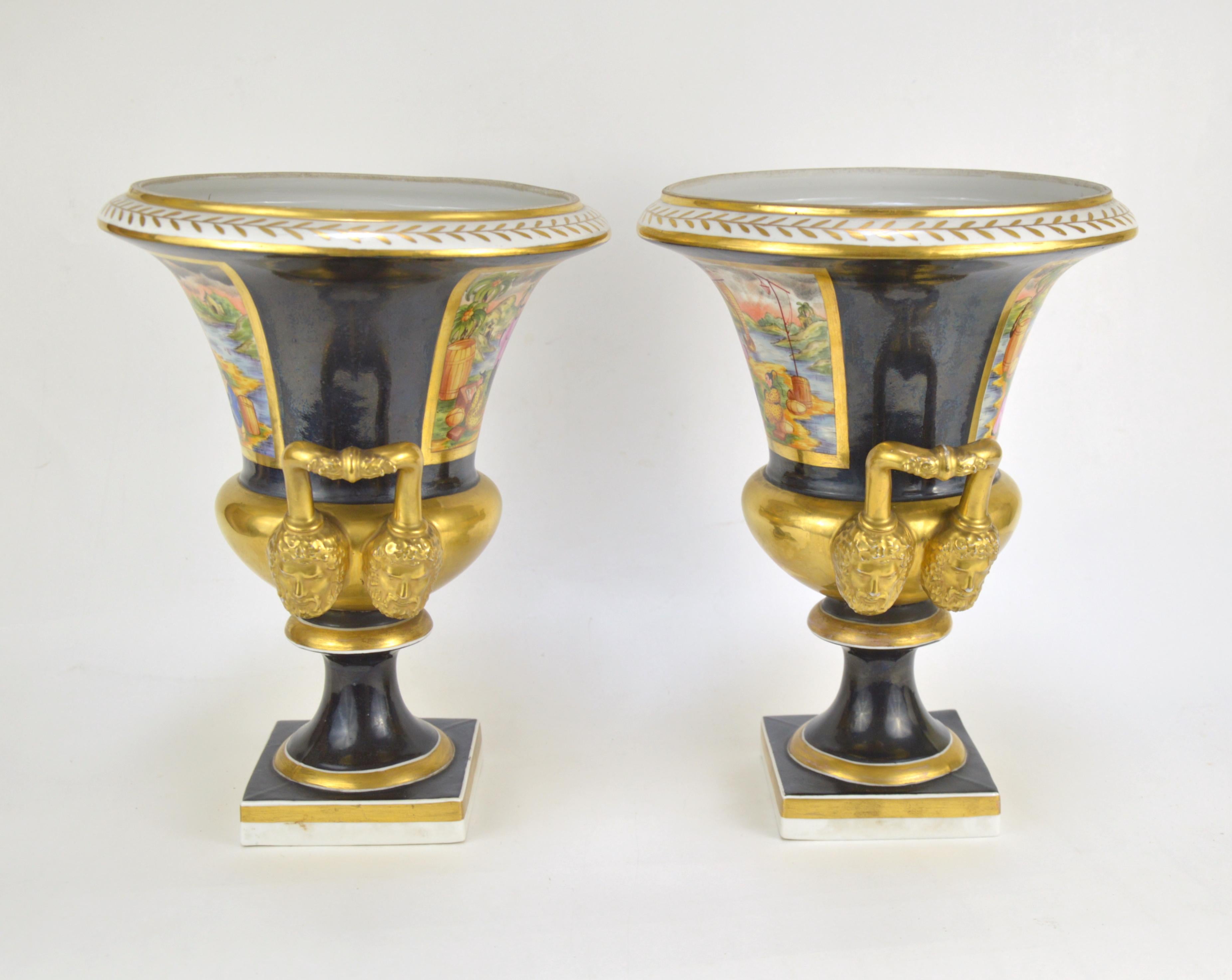 20th Century Pair of Medici Porcelain Vases Chinoiserie Style Decoration For Sale