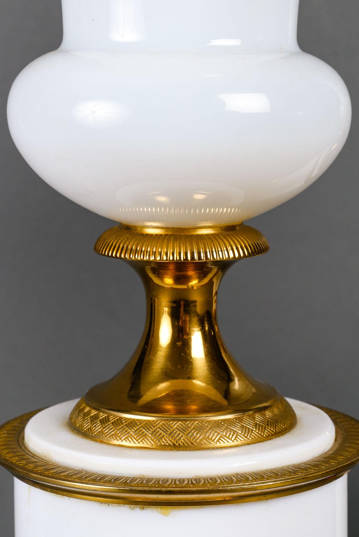 Paar Medici-Lampen aus Opal in Form von Opal, frühes 20. Jahrhundert. (Französisch) im Angebot