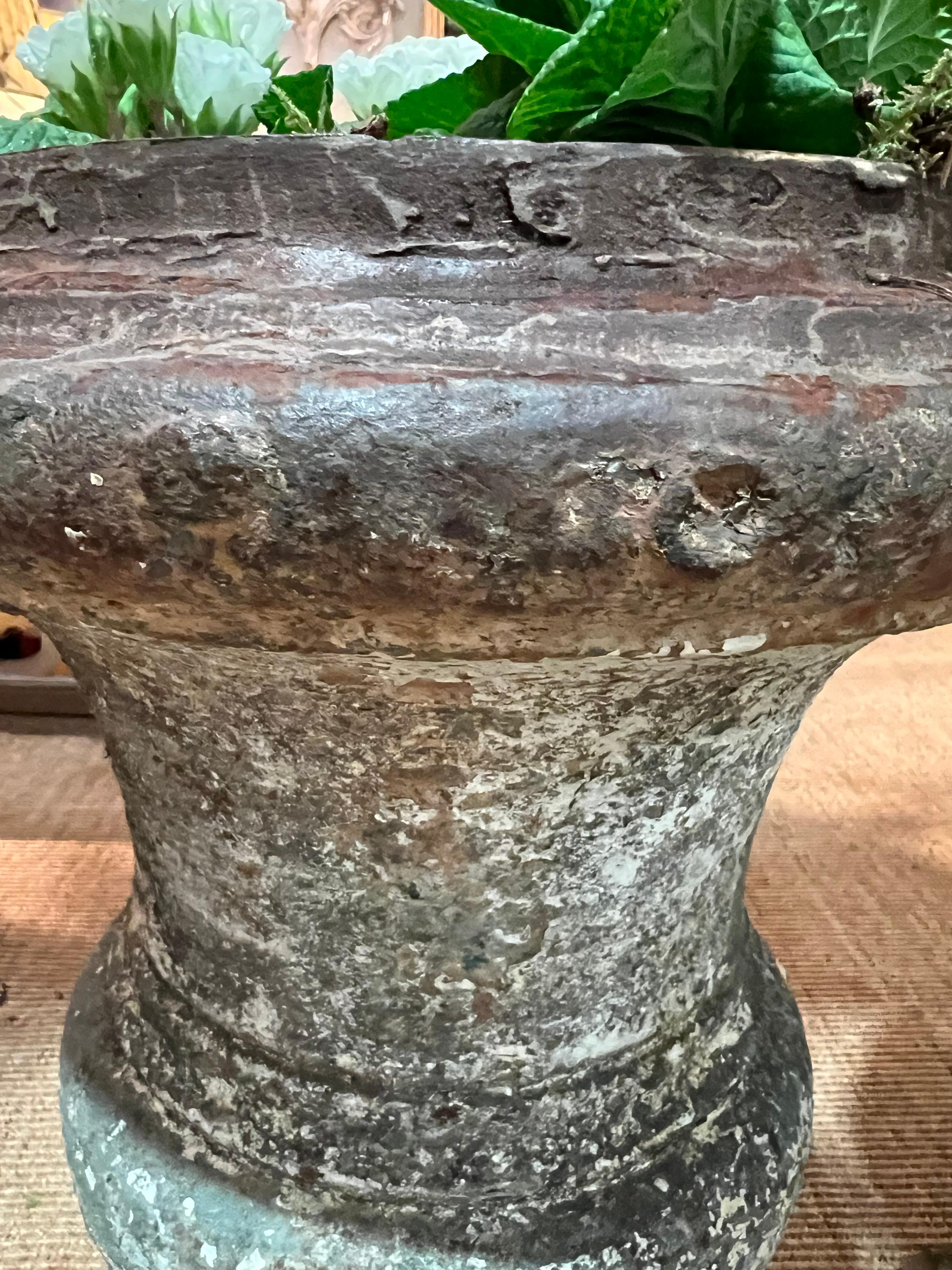 Pareja de jarrones con forma de Medici en fundición blanca siglo XIX