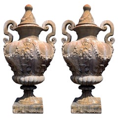 PAIR OF MEDICI TERRACOTTA URN WITH MEDICI COAT OF ARMS 21th Century