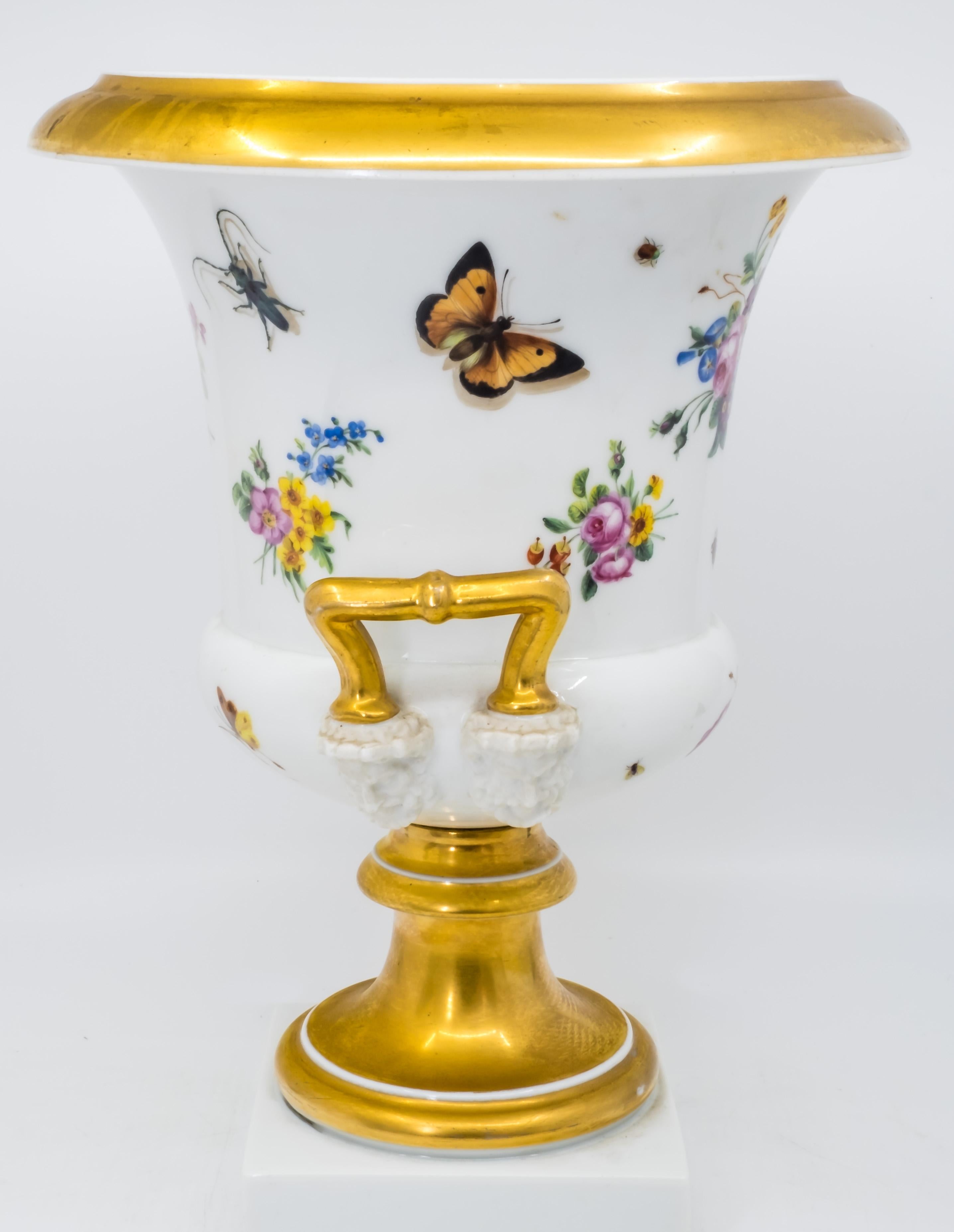 Paar Medici-Vasen, handbemaltes Porzellan, französisch, 19. Jahrhundert im Angebot 2