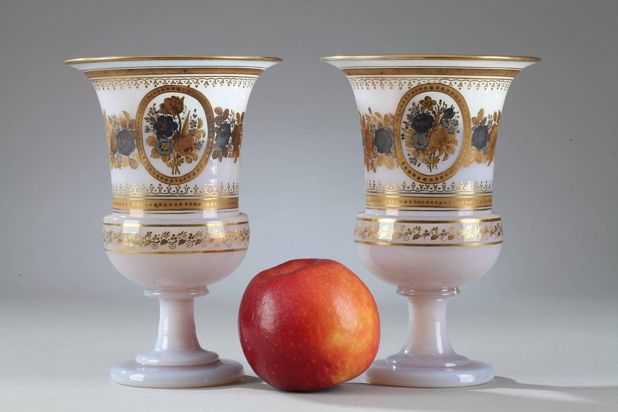 19th Century Pair of Medici Vases in White Opaline by Jean-Baptiste Desvignes For Sale