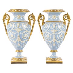 Pair of Medici Vases in Worcester Porcelain, 19th Century.