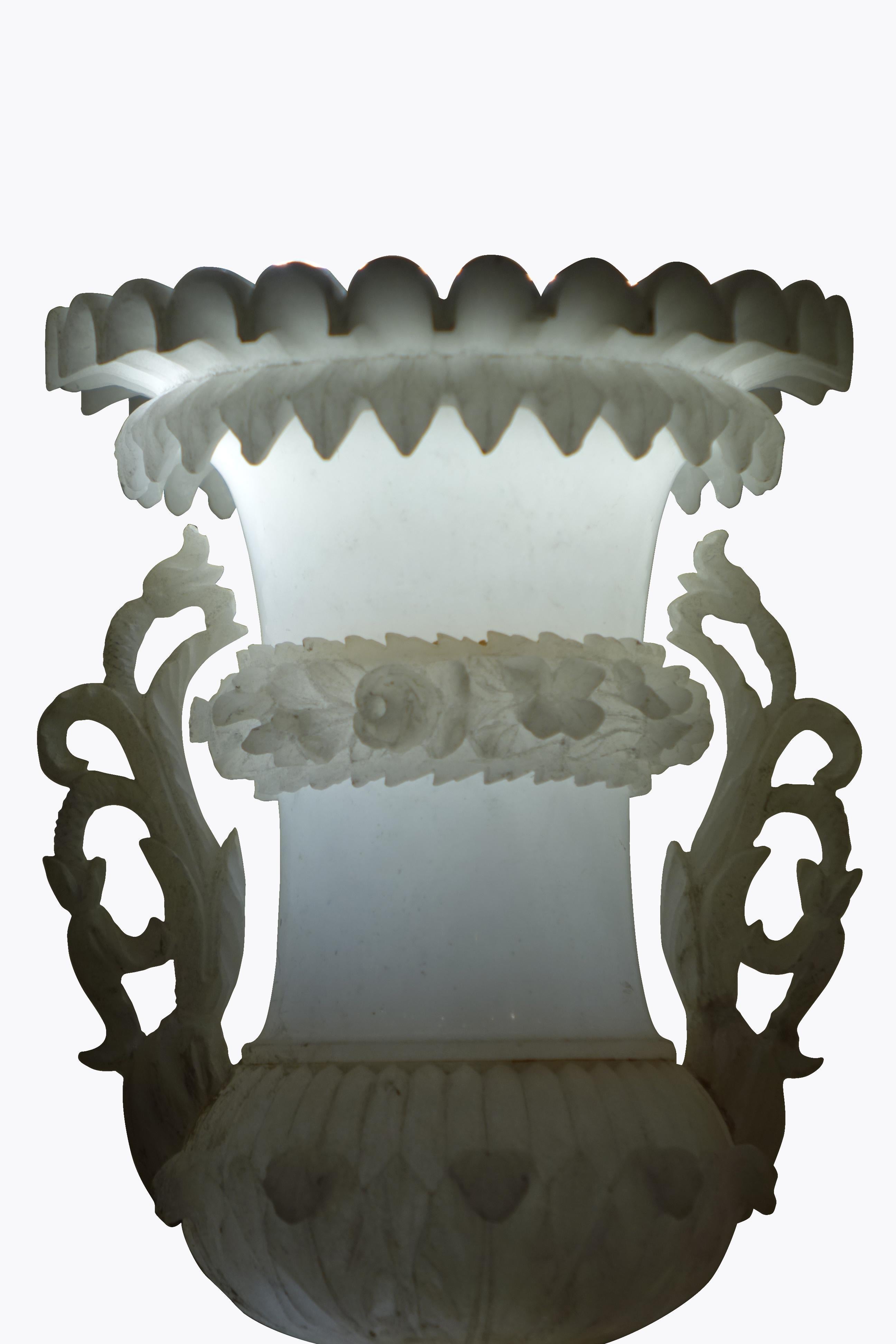 Pair of Medicis Vases in Alabaster, circa 1880 For Sale 3