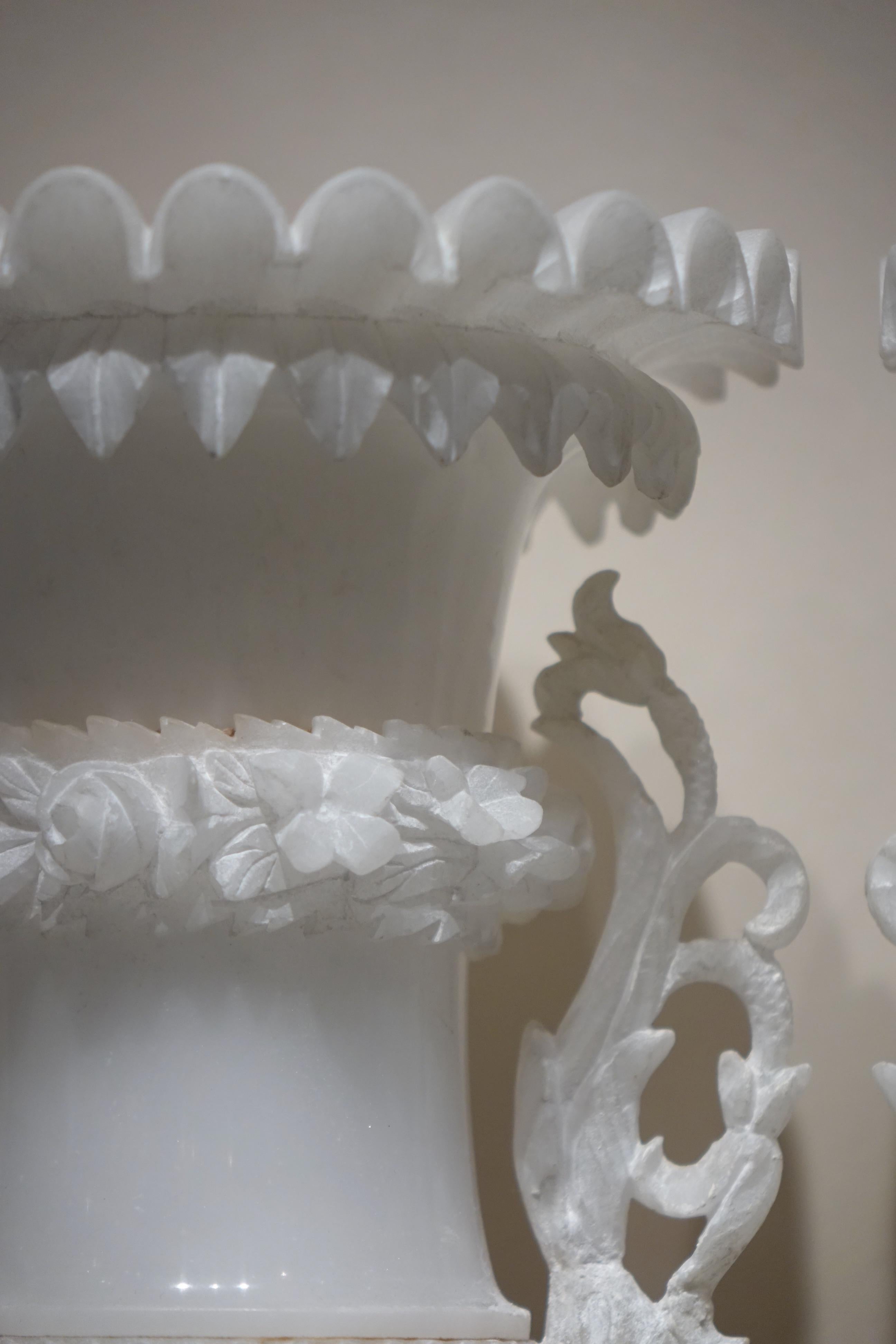 French Pair of Medicis Vases in Alabaster, circa 1880 For Sale