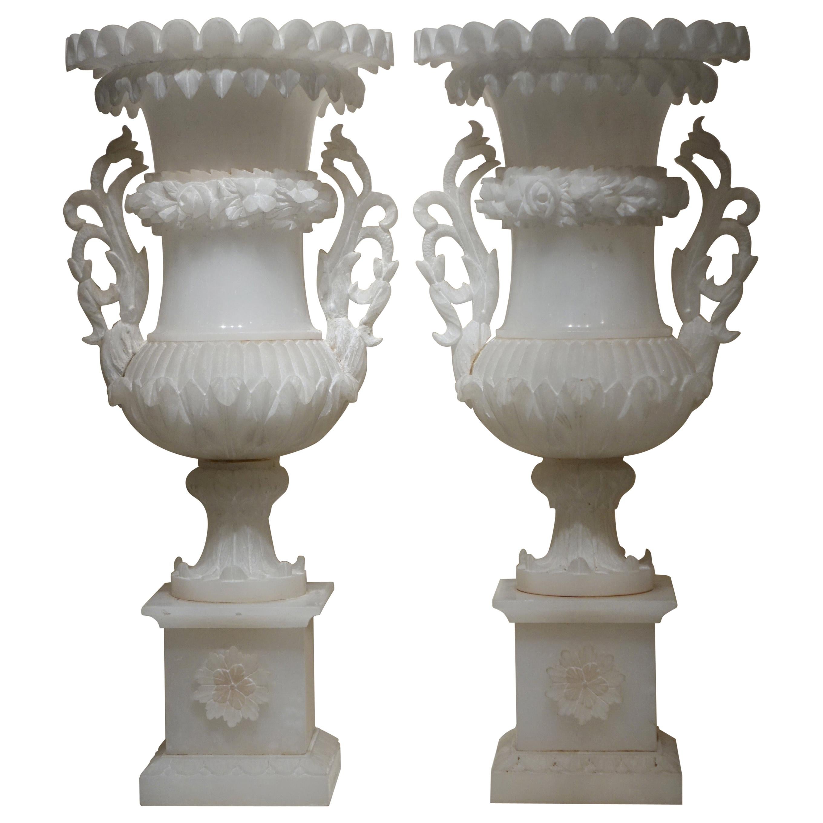 Pair of Medicis Vases in Alabaster, circa 1880 For Sale