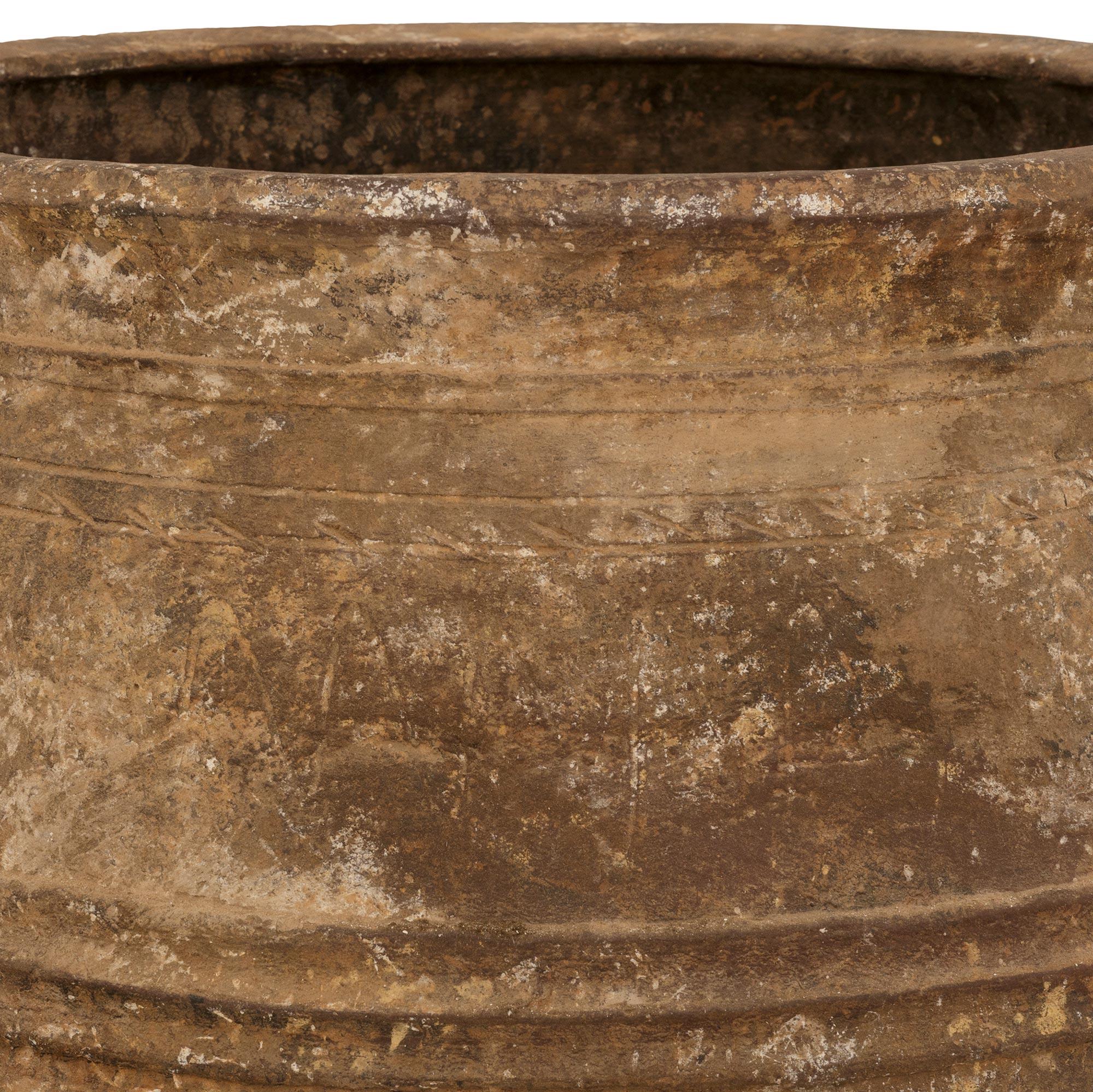 pair of Mediterranean 19th century patinated Terra Cotta olive jars In Good Condition For Sale In West Palm Beach, FL