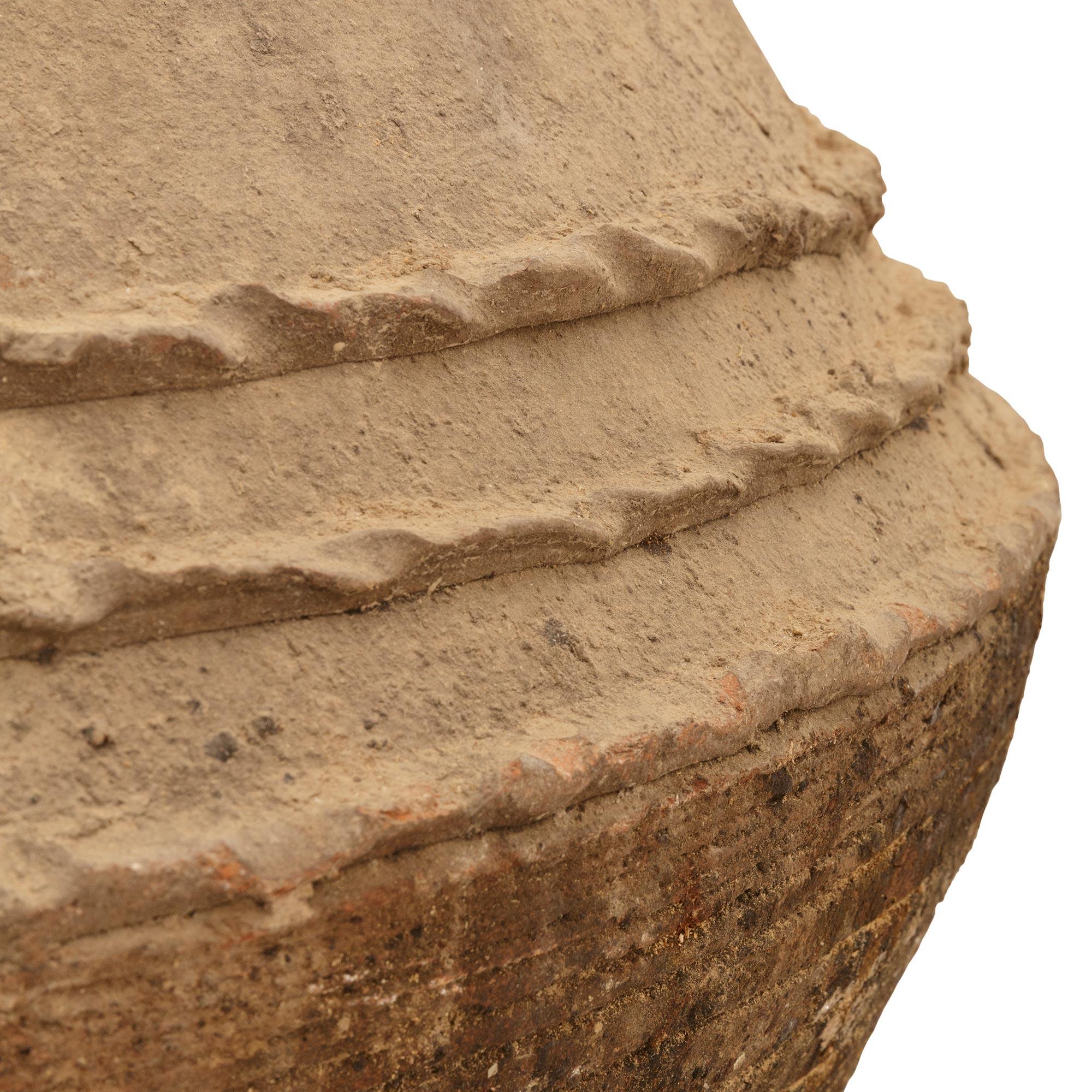Pareja de ollas mediterráneas de terracota patinada del siglo XIX Terracota en venta