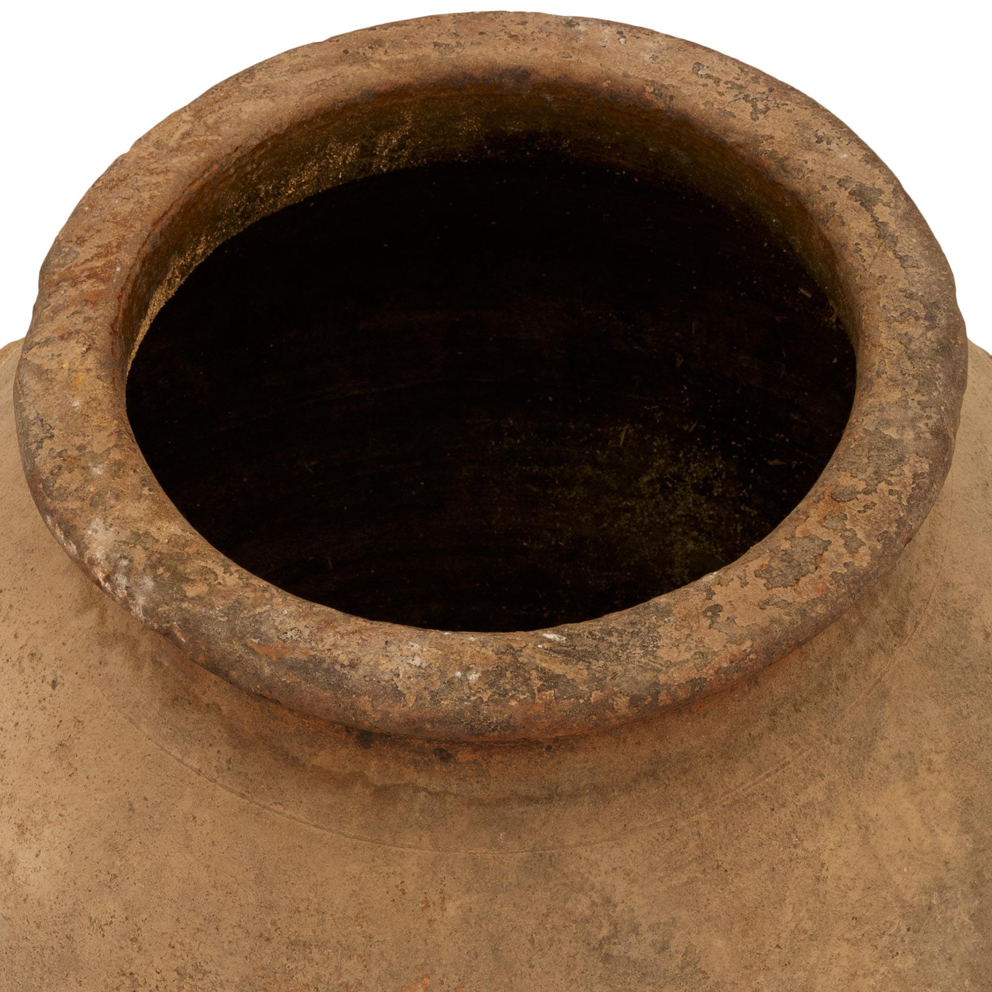 Pareja de ollas mediterráneas de terracota patinada del siglo XIX en venta 3