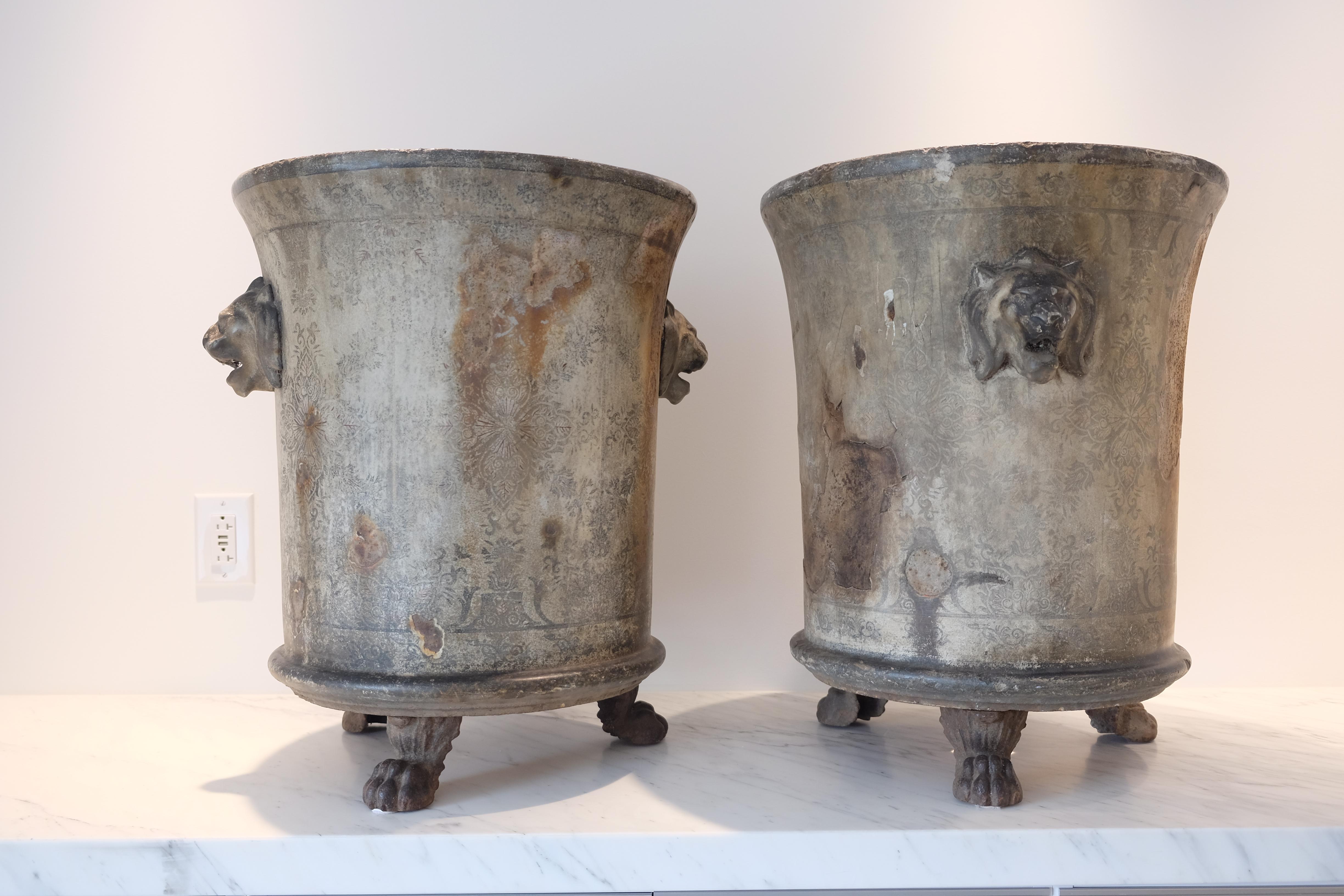 Pair of Medium Cast Iron Jardinières de Rouen with Lions' Paw Feet (Urns) 4