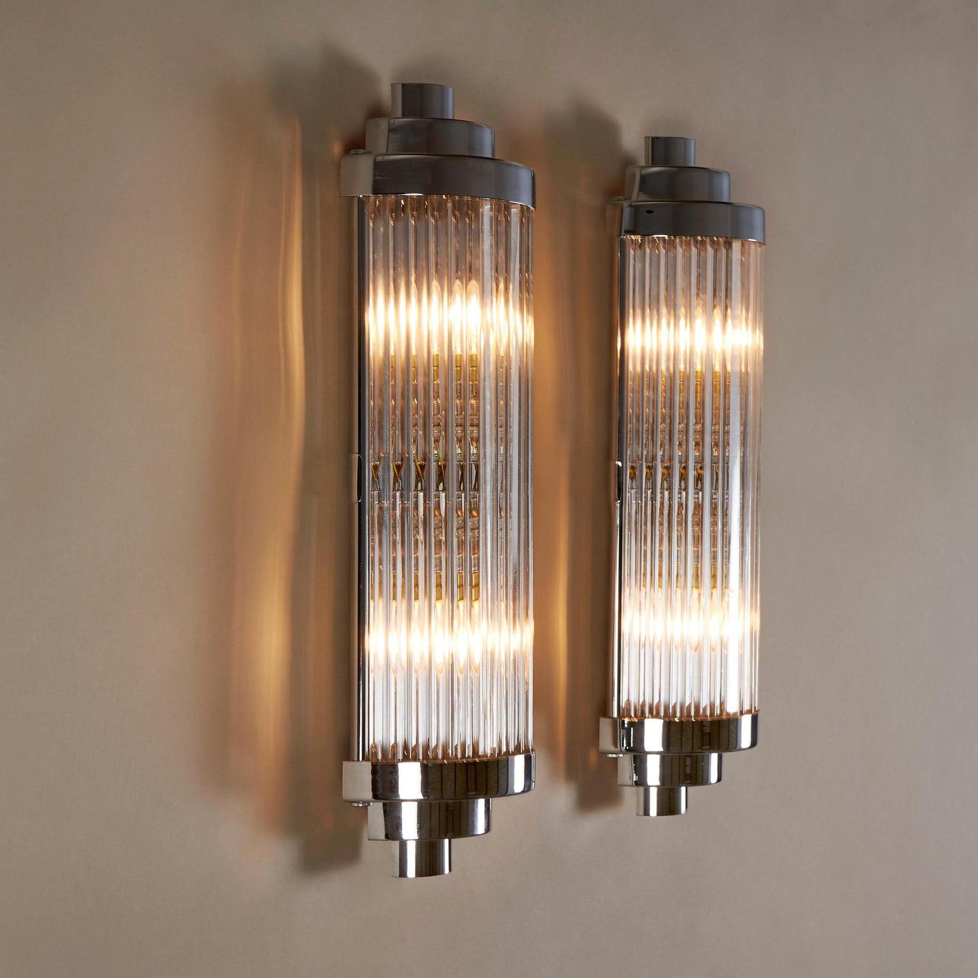 Paar italienische Ravello Wall Lights aus Chrom und Glas mit 3 Stufen Detail (Art déco) im Angebot