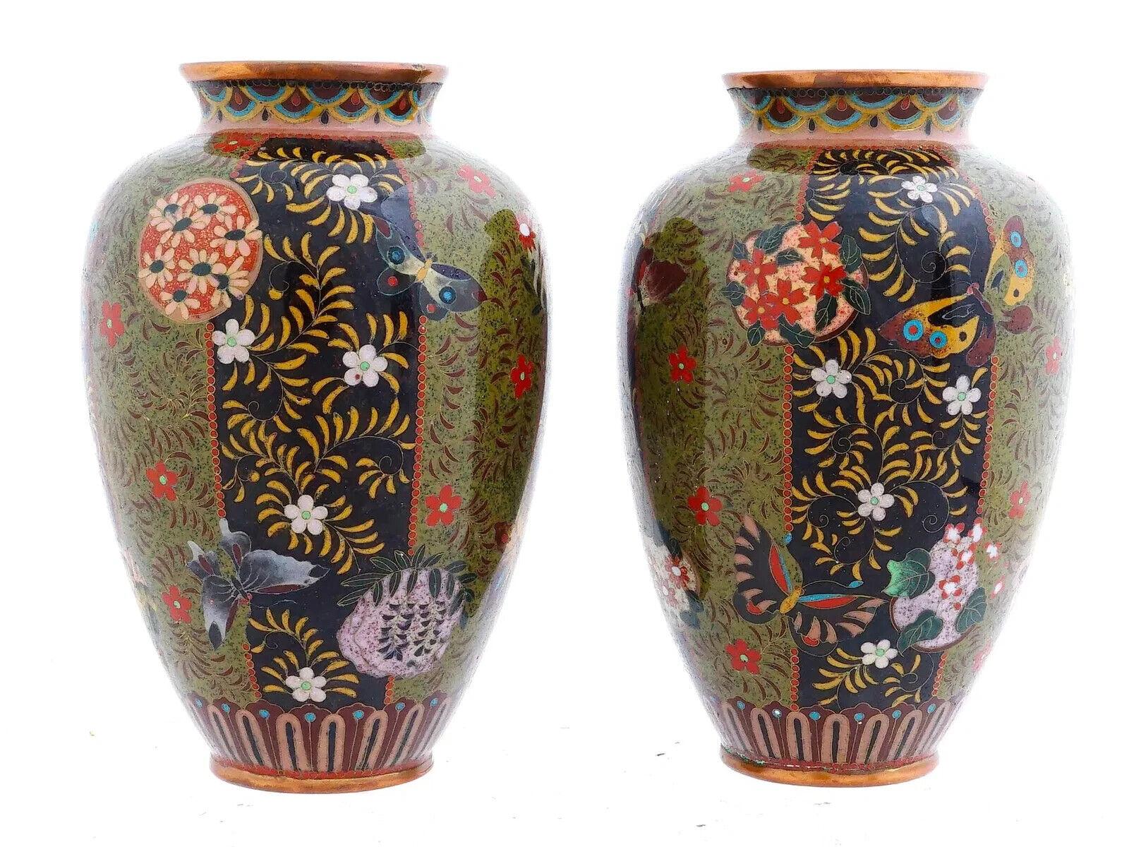 Pareja De Jarrones Japoneses Antiguos Meiji De Cloisonné Esmaltado Mariposa Japonés en venta