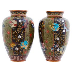 Pareja De Jarrones Japoneses Antiguos Meiji De Cloisonné Esmaltado Mariposa