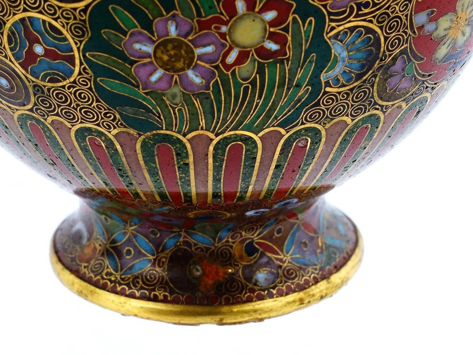 Pareja De Jarrones Japoneses Meiji De Esmalte Cloisonné Escuela De Kioto Cloissoné en venta