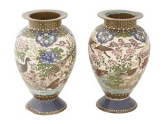 Paar japanische Meiji-Cloisonne-Emaille-Vasen mit Enten und Blumenszenen