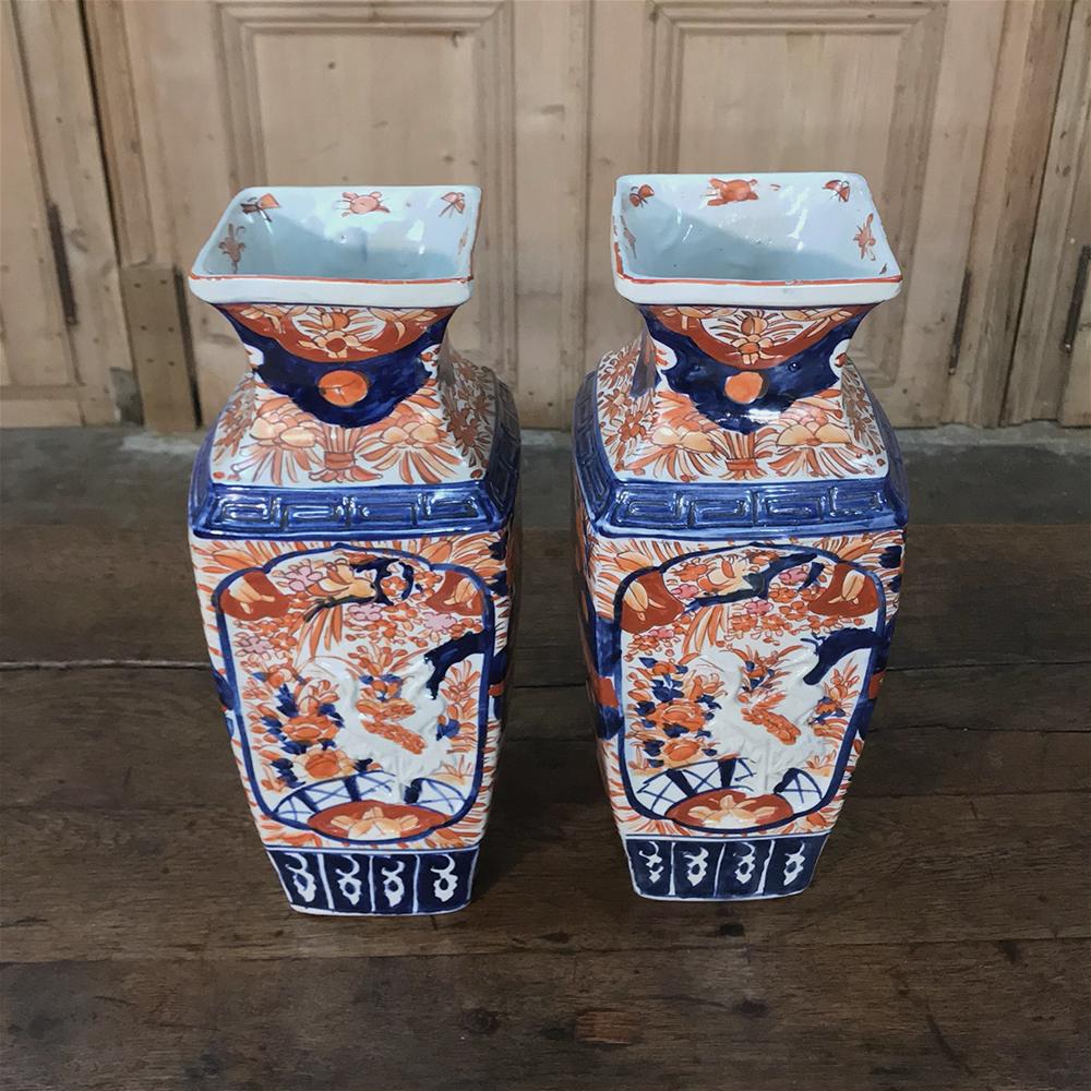 Pair of Meiji Period Japanese Imari Porcelain Vases In Good Condition In Dallas, TX