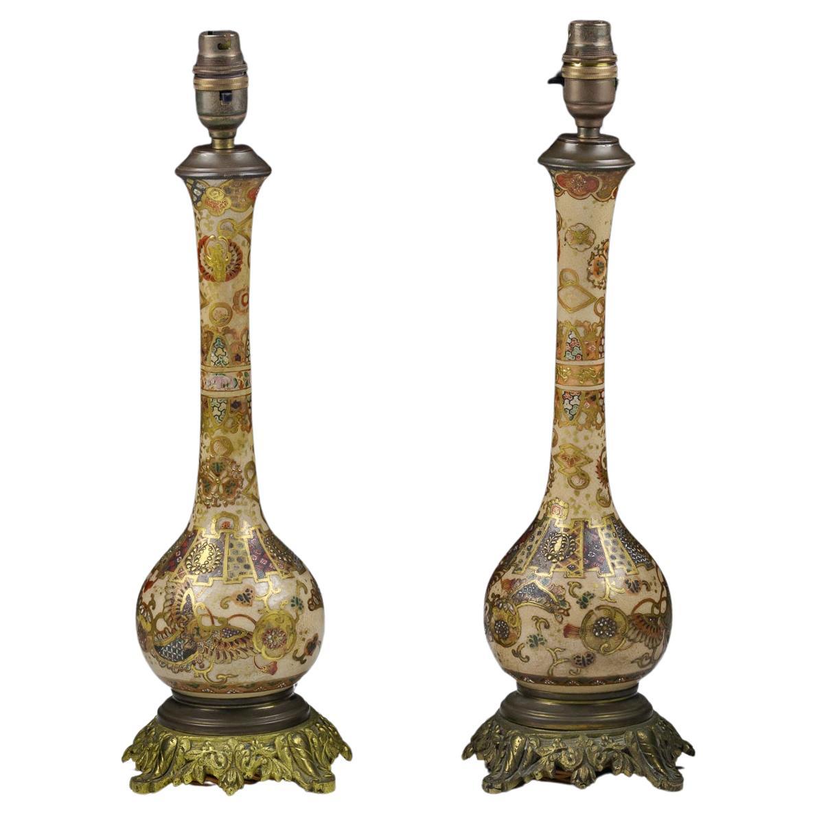 Paire de vases bouteilles Satsuma de la période Meiji comme lampes en vente