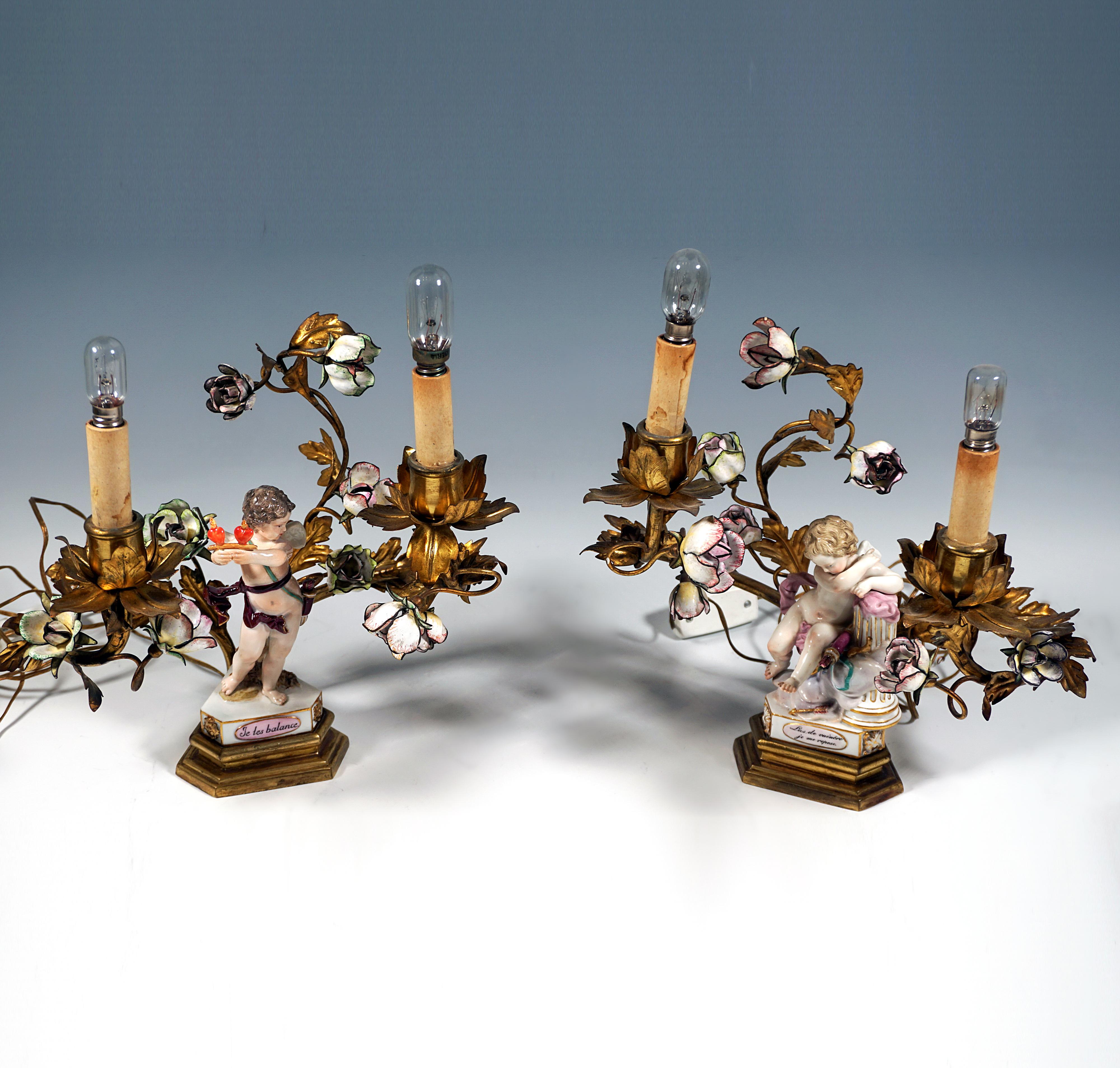 Fatto a mano Coppia di lampade da tavolo in bronzo di Meissen con motto Children, di MV Acier, 1775-1814 in vendita