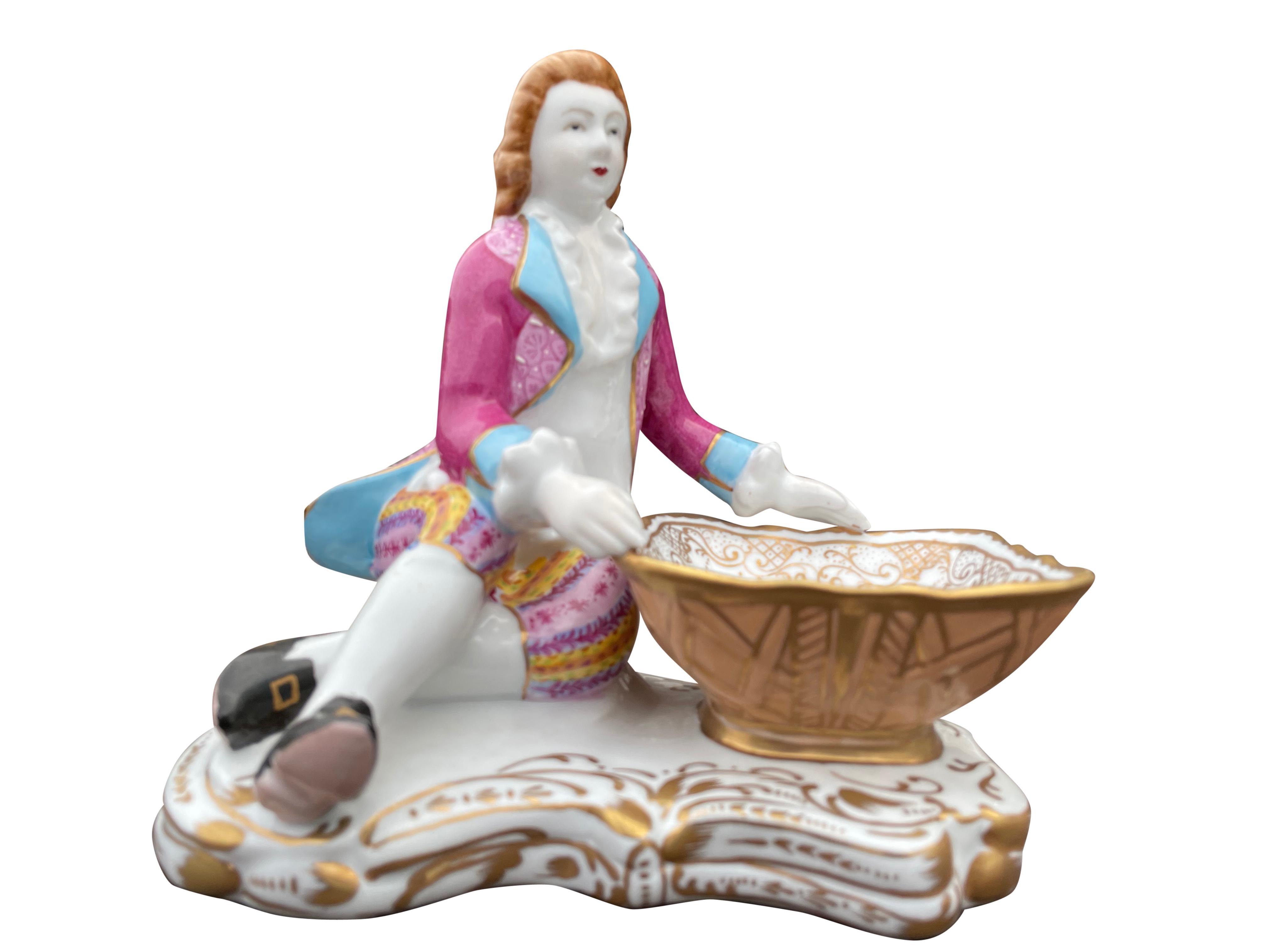 Pair of Meissen Figurine Sweet Dishes, 20th Century In Excellent Condition For Sale In London, GB